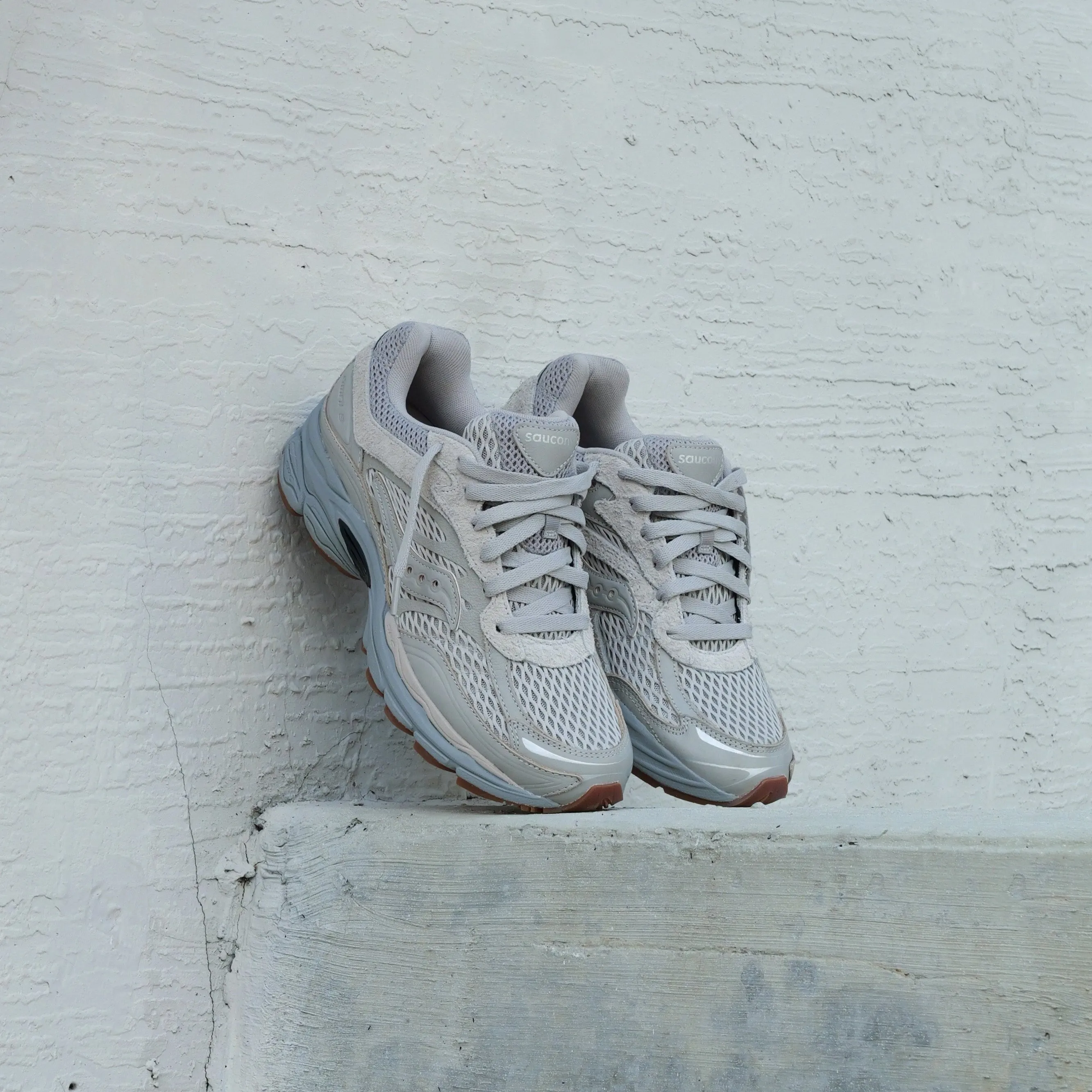 Cool in summer Mens Saucony ProGrid Omni 9 (Crafted Grey)