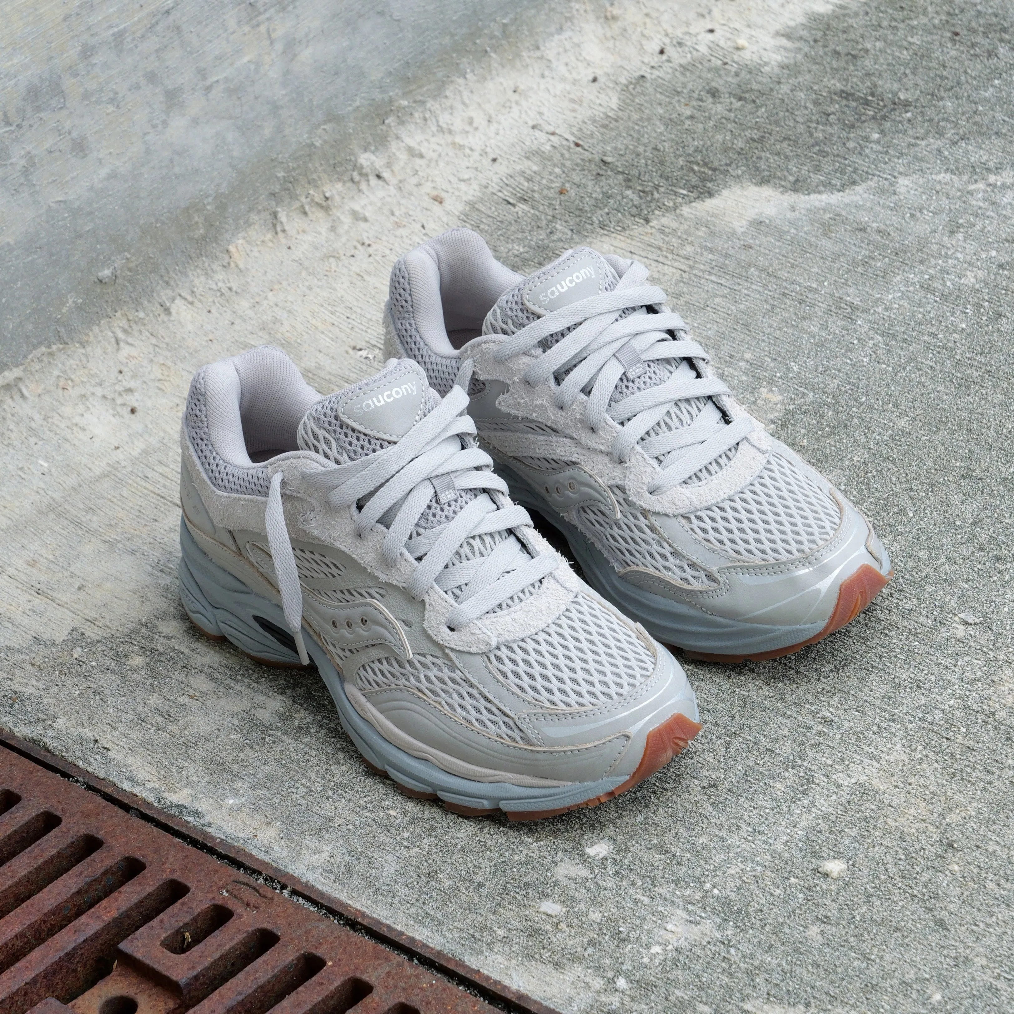 Mens Saucony ProGrid Omni 9 (Crafted Grey) Roomy Hiking Boots