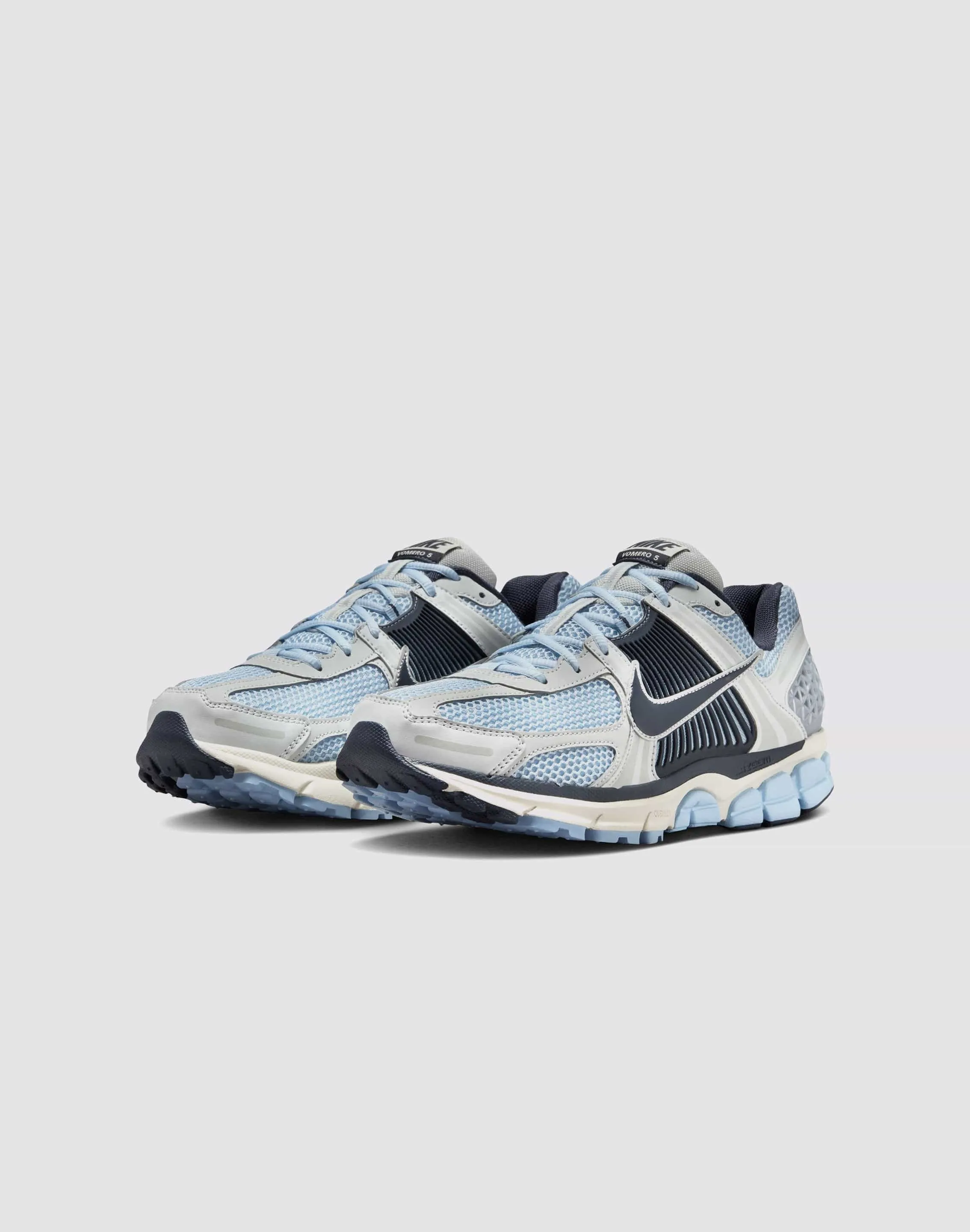 Soft Edge Nike Zoom Vomero 5