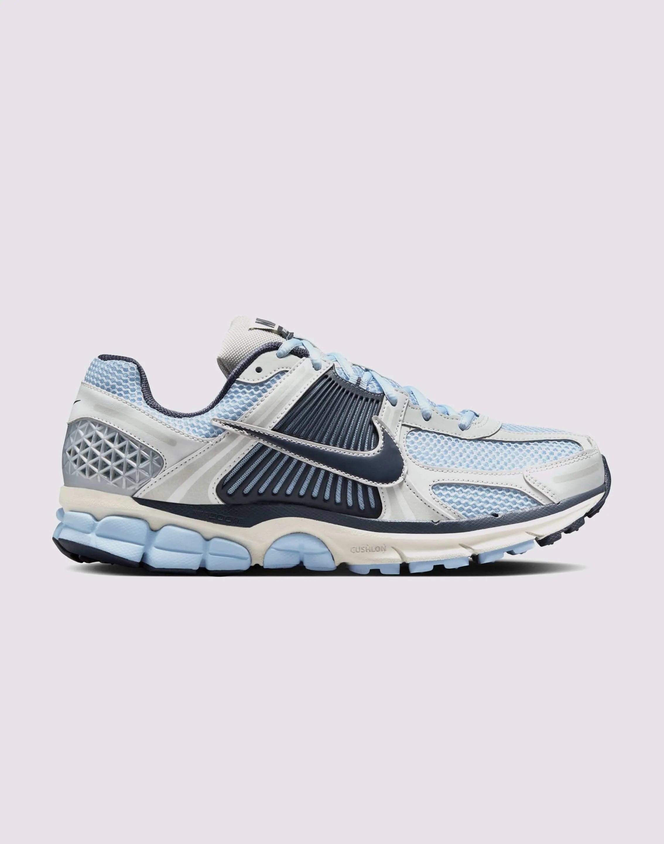Step Friendly Nike Zoom Vomero 5