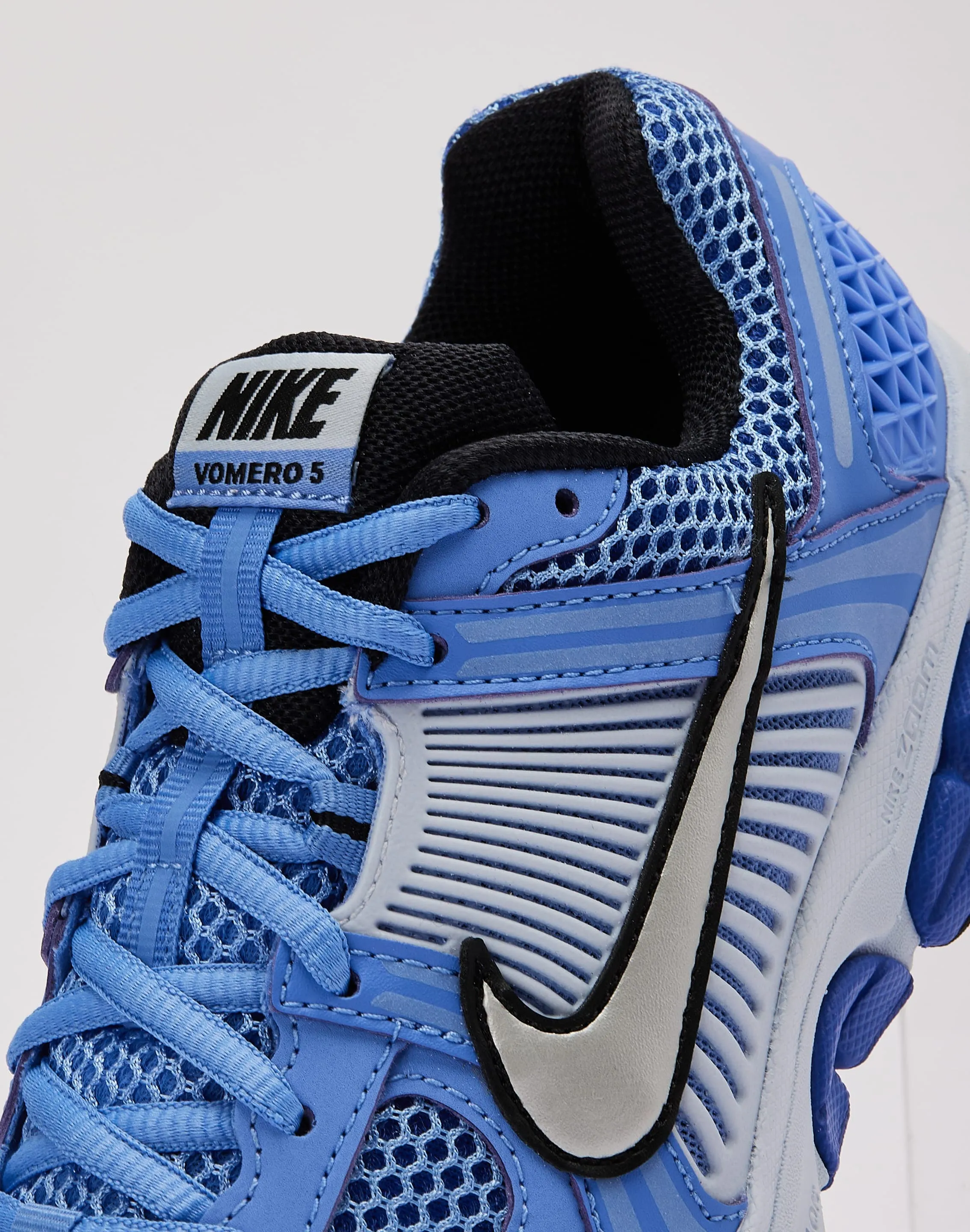 Nike Zoom Vomero 5 Tailored Design Temperature Regulating Fabric