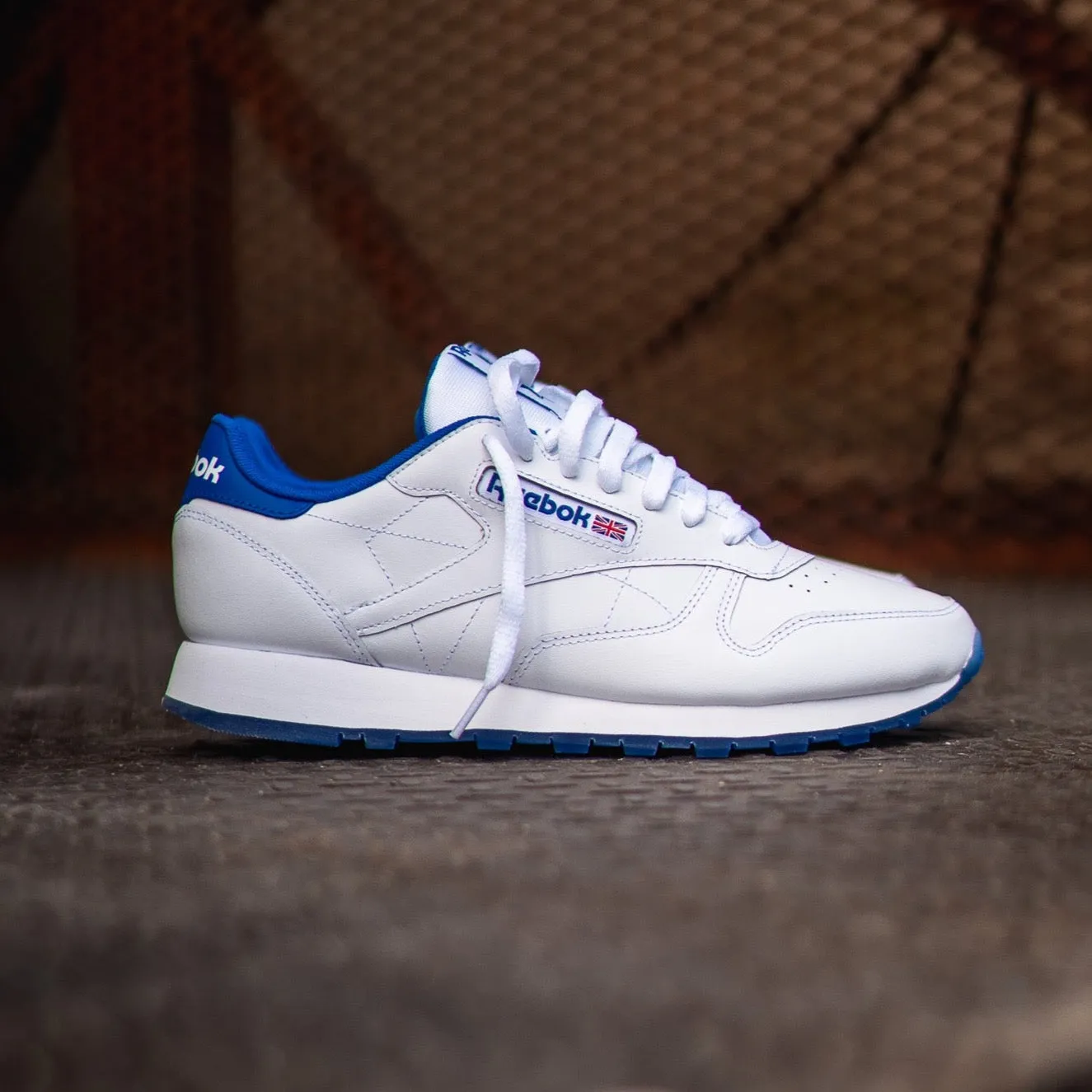 Sought-after dancer Mens Reebok Classic Leather (White/Blue)