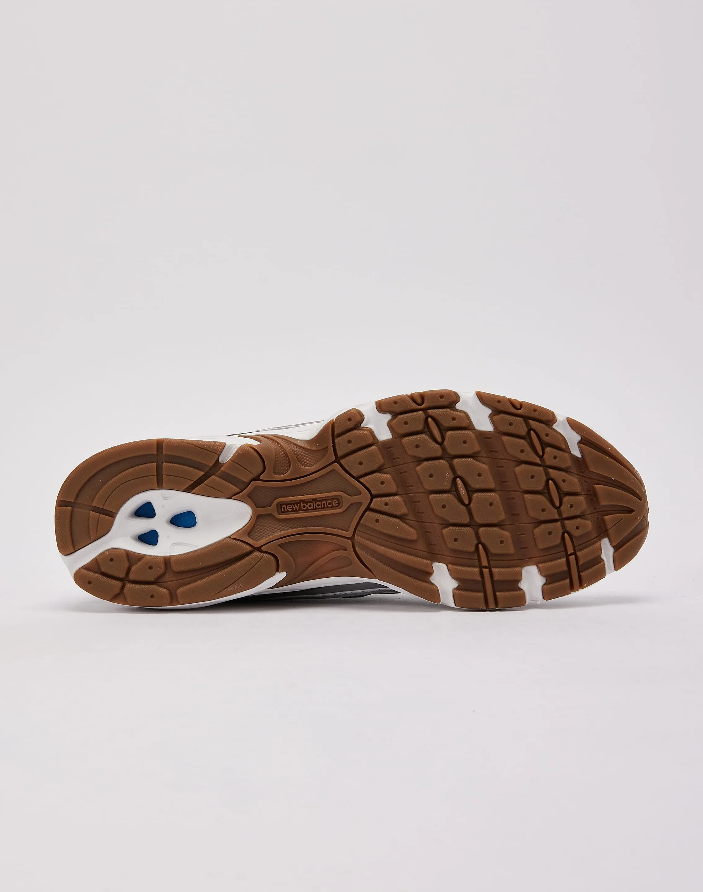 Carefree Day Everyday Shoes New Balance 740