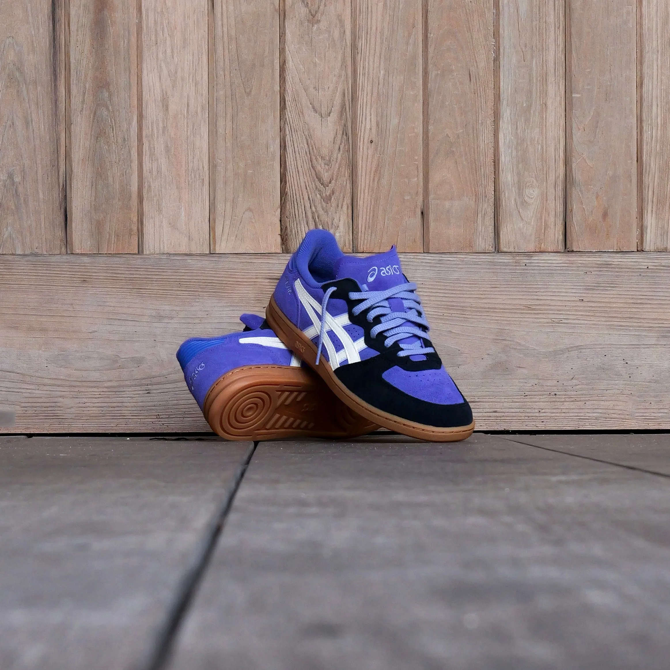 Chic Flair anti - slip outsole Mens Asics Skyhand OG (Blue Violet/Cream)