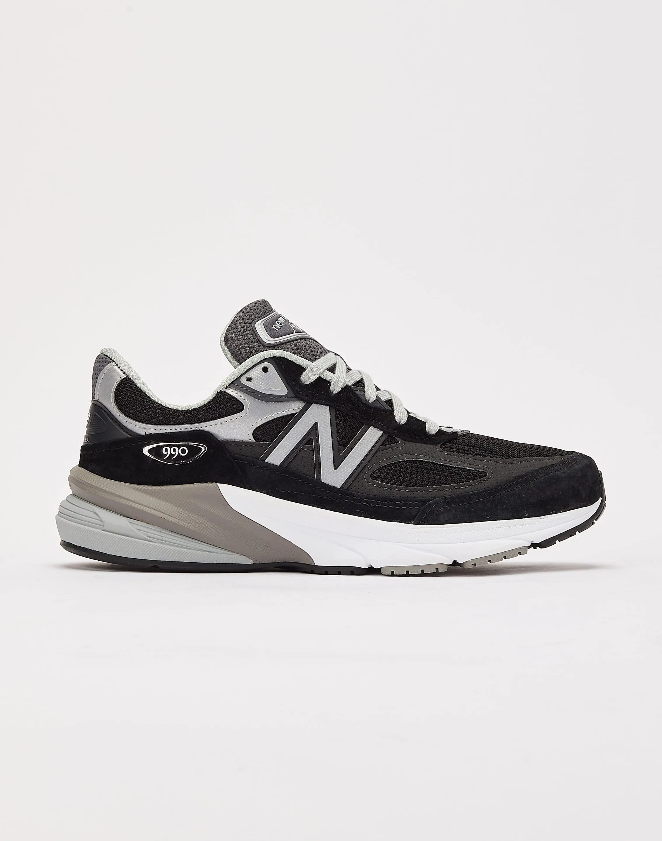 Parade Walk Weekend Outing New Balance 990v6