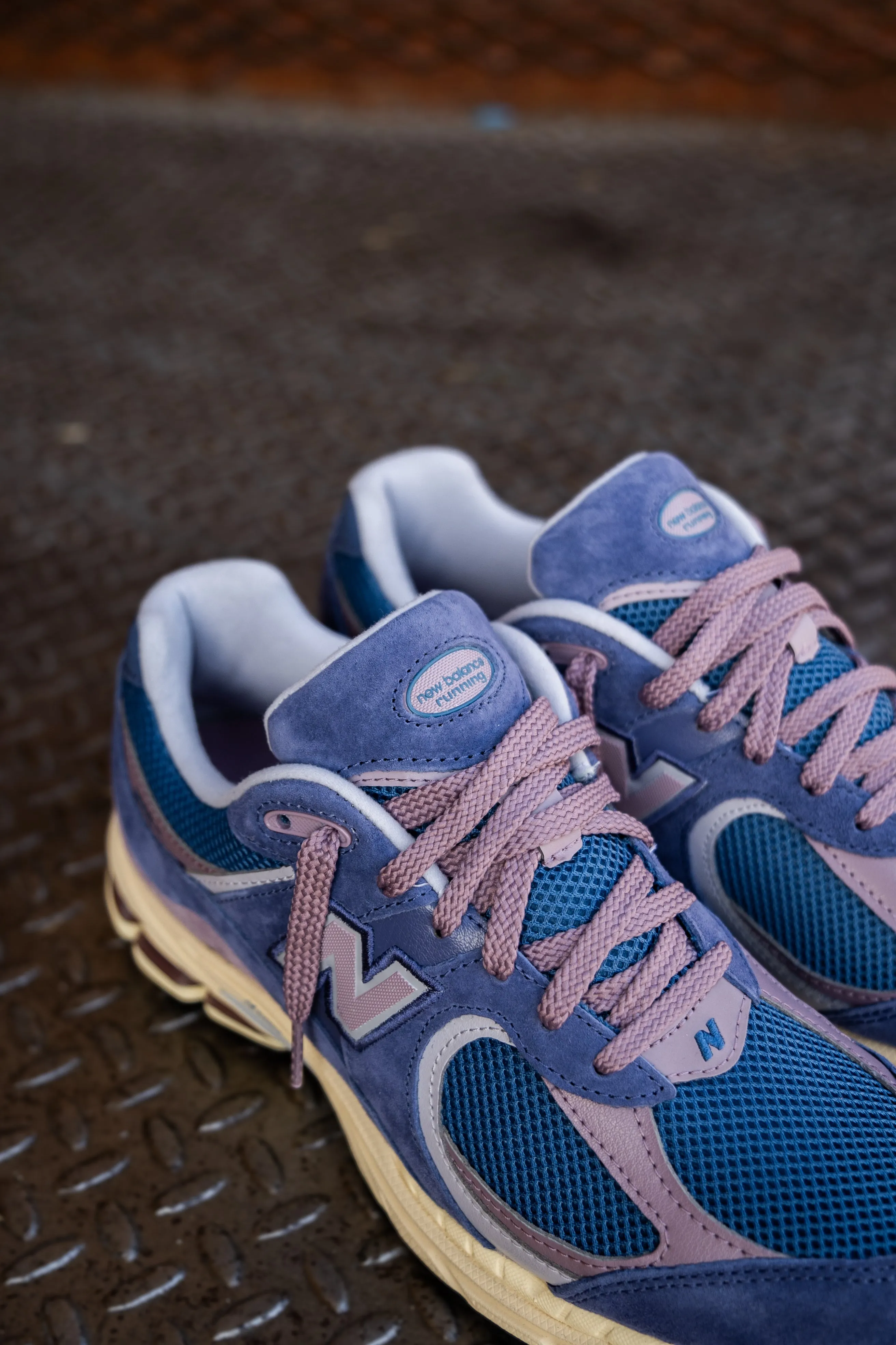 All-day Traction Stable Footing Mens New Balance 2002R (Blue/Purple) - U2002RPA