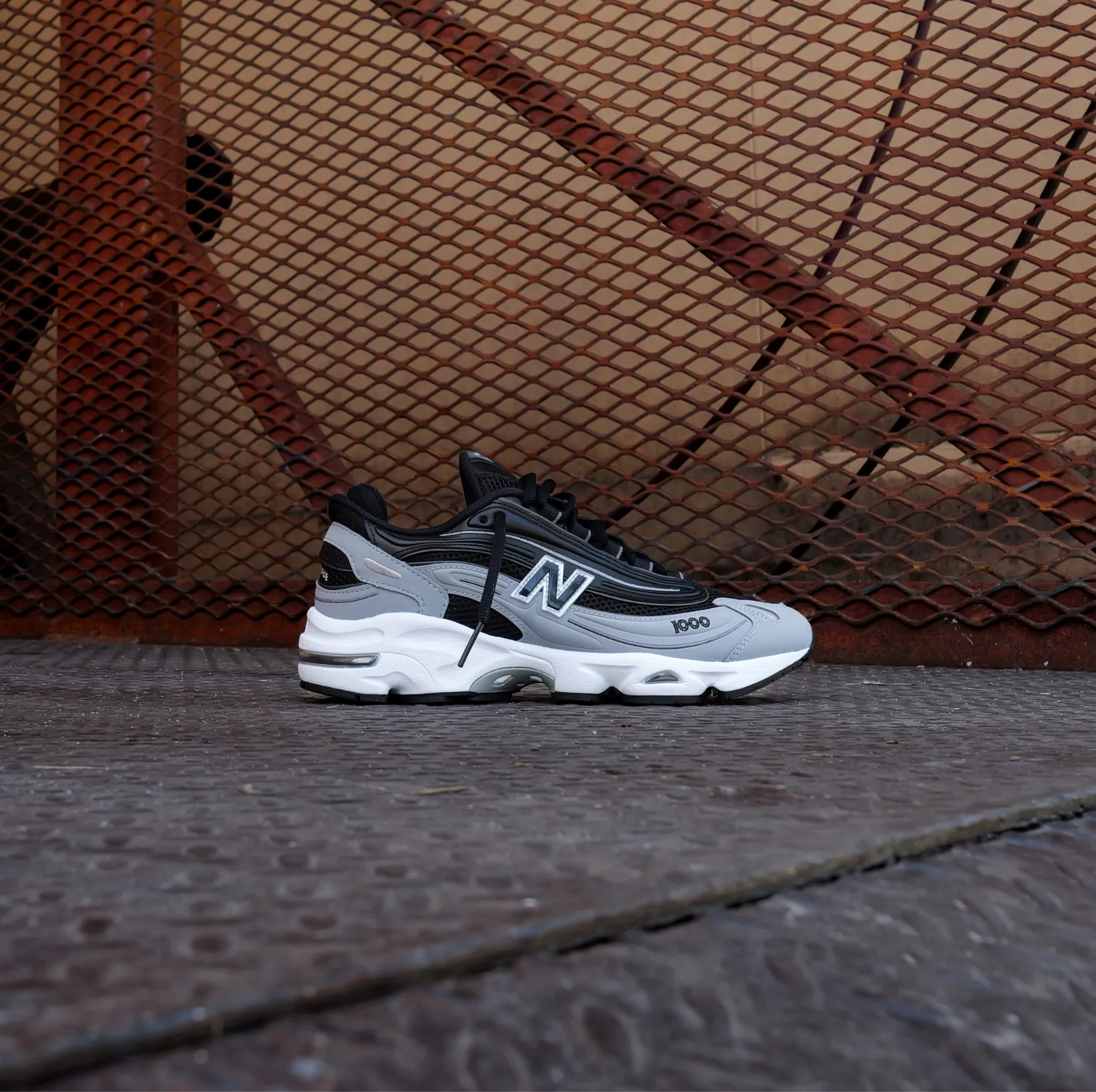 least sporty New Balance 1000 (Grey/Black) M1000A