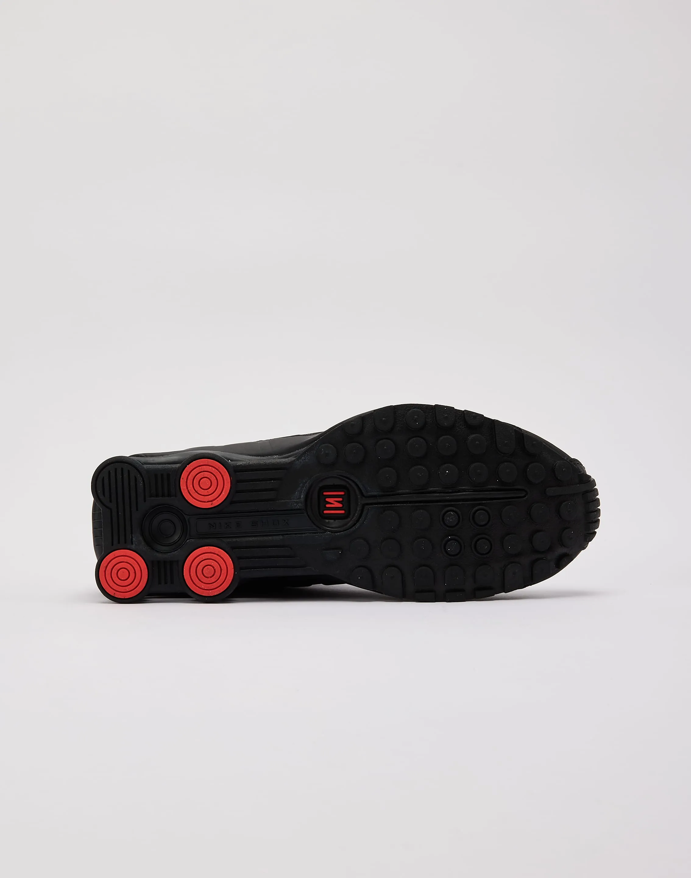 Modern Walk Nike Shox R4