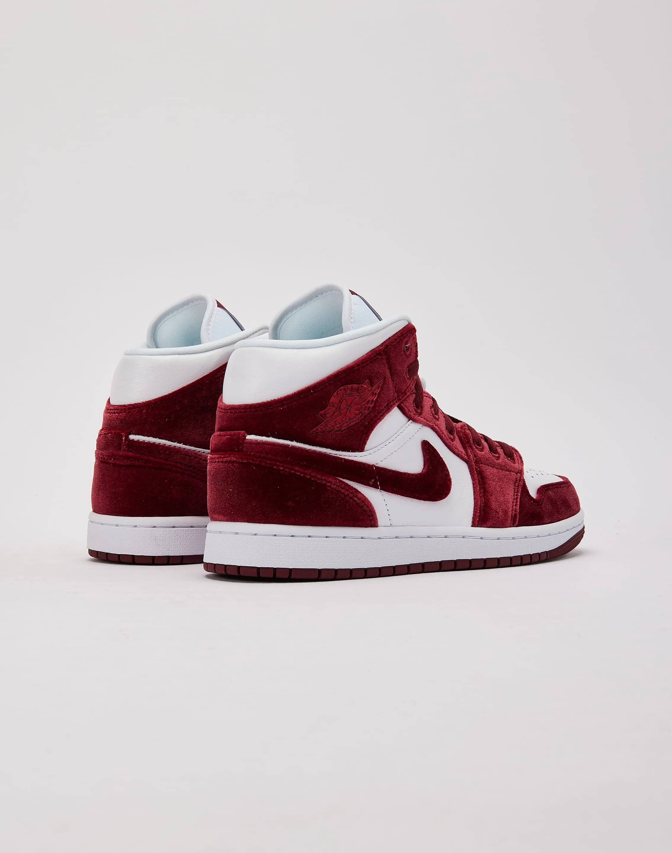 Lightweight Framework Jordan Air Jordan 1 Mid SE