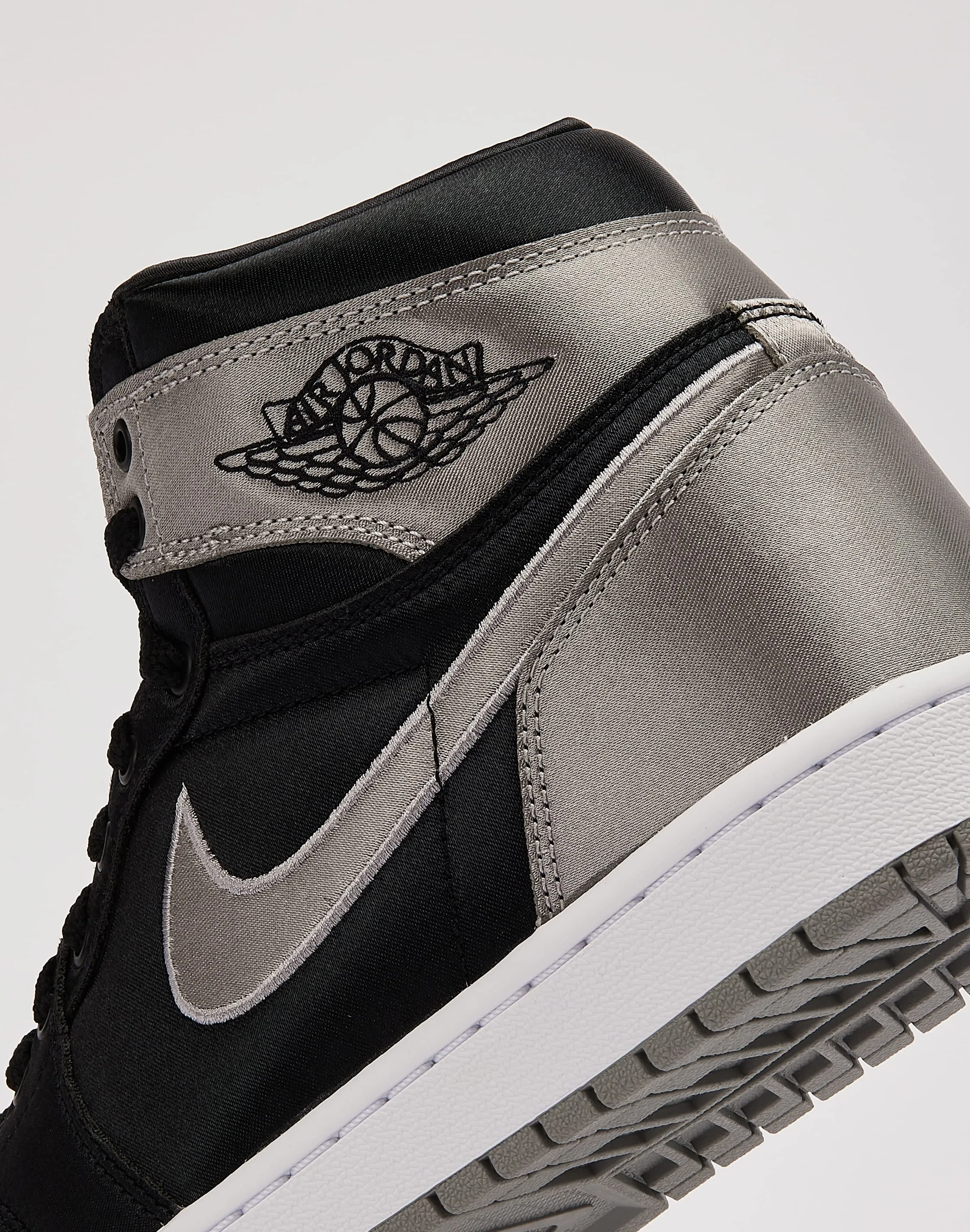 Bold Detail Jordan Air Jordan 1 Retro High OG 'Satin Shadow'
