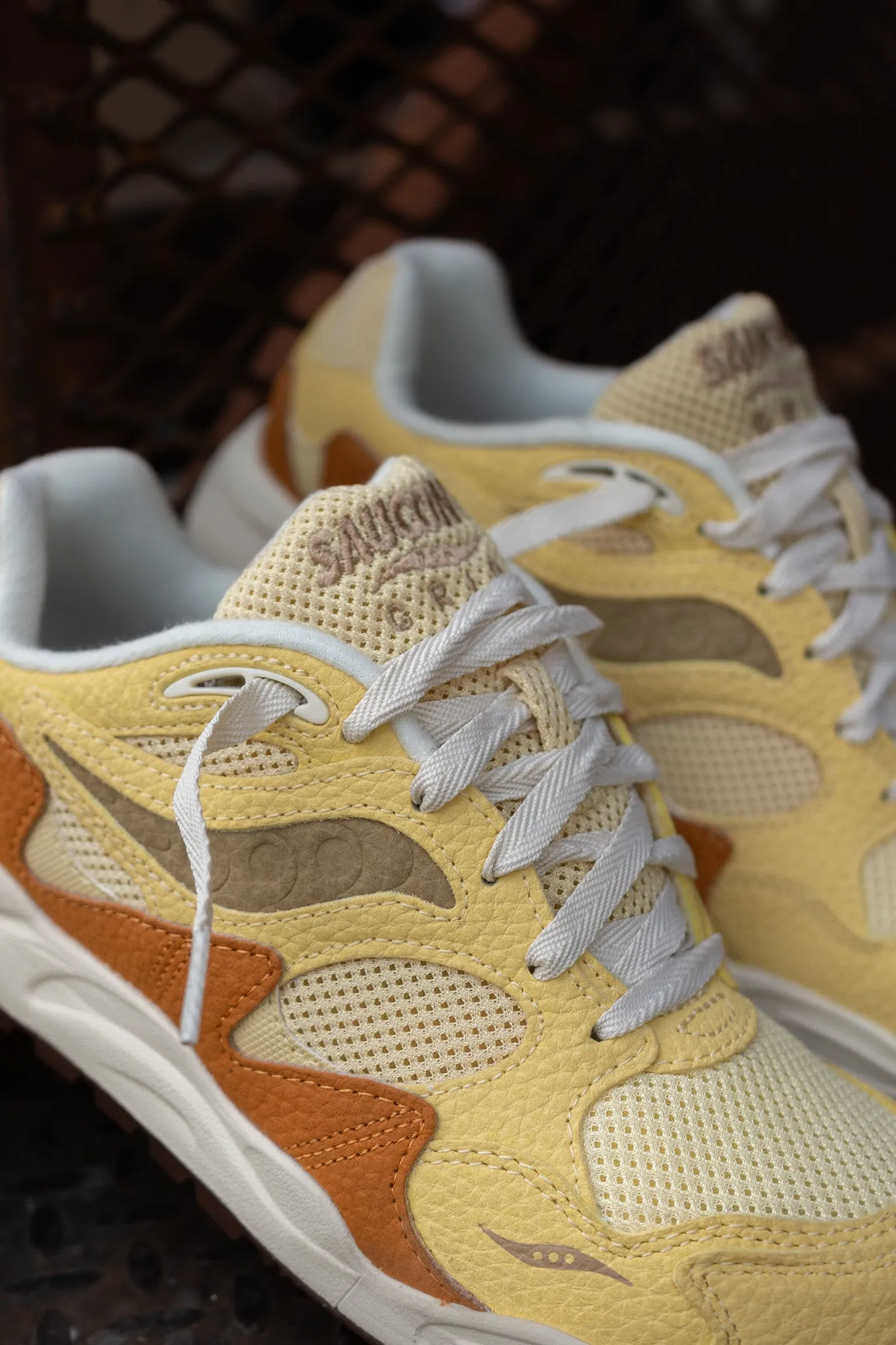 squash Mens Saucony Grid Shadow 2 (Mustard/Tan)
