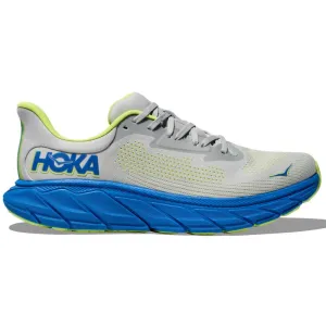 HOKA Arahi 7 D Mens Running Shoes running in a plastic bridge area shoes