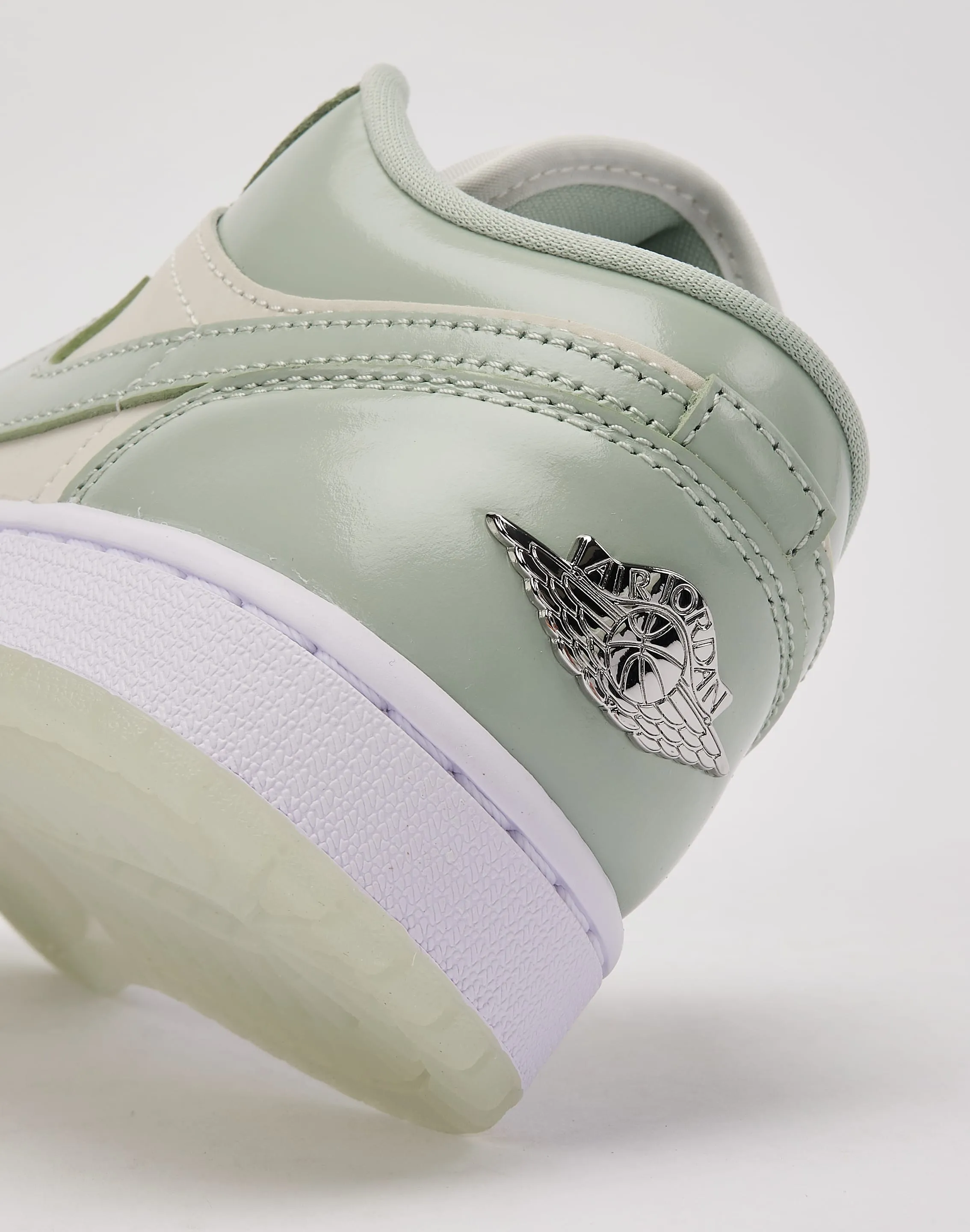 Light frame Ready To Go Jordan Air Jordan 1 Low SE