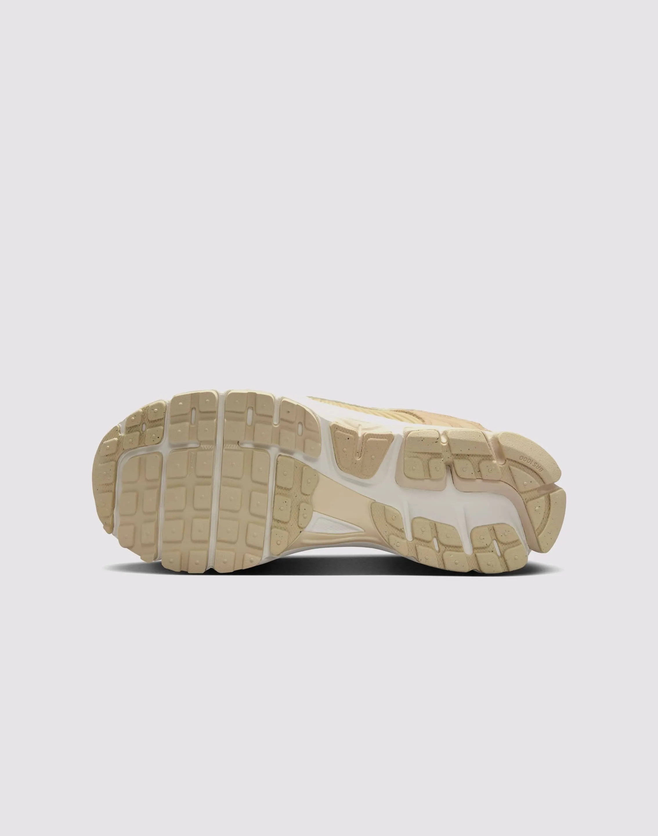 Dynamic Arch Bridge Nike Zoom Vomero 5 "Beach/Sail/Lt Khaki/Pale Ivory"