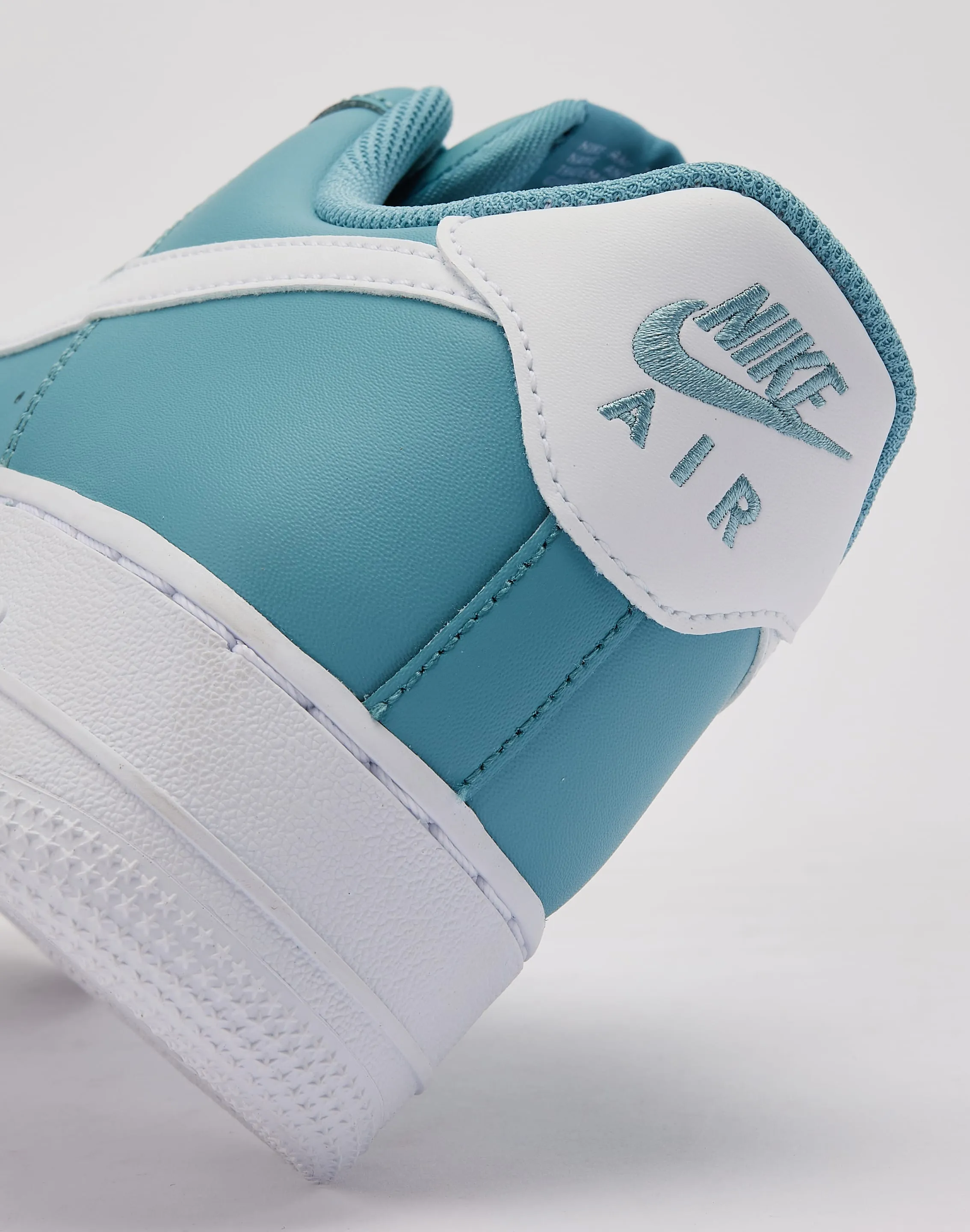 Nike Air Force 1 Low '07 Shore Path Soft Step Design