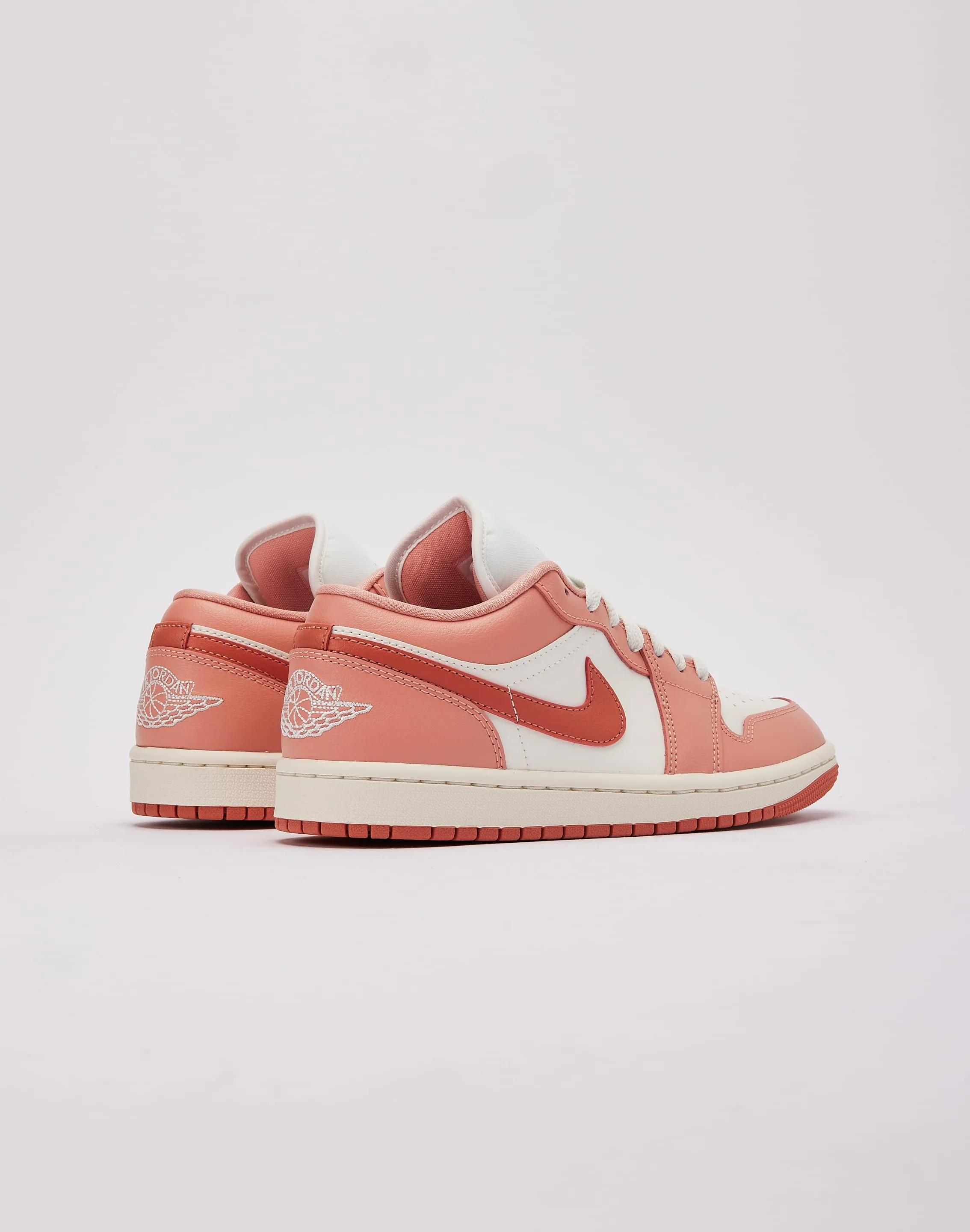 Sporty Design City Vibe Jordan Air Jordan 1 Low