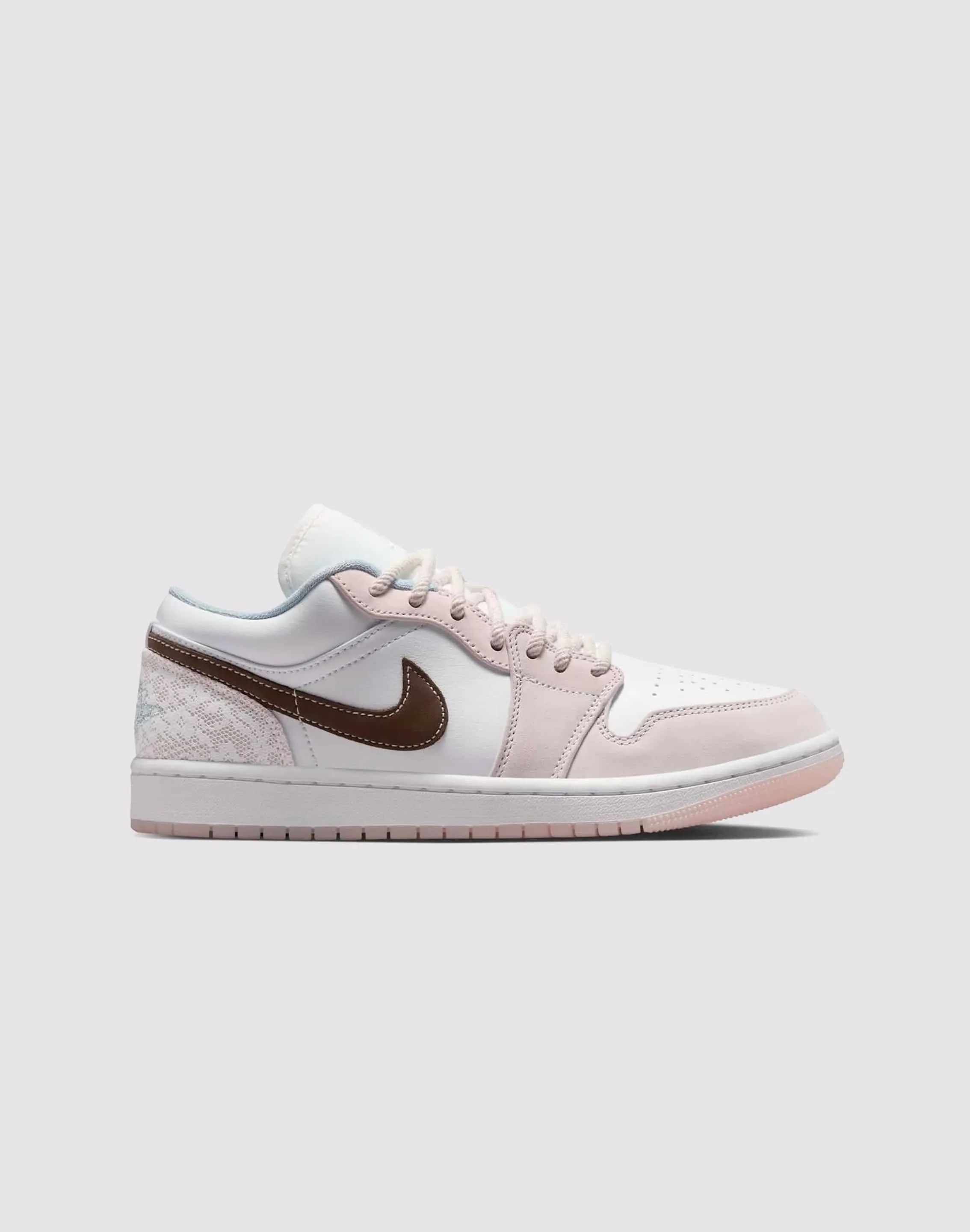 Jordan Air Jordan 1 Low Balanced Grip Seamless Upper Engineering