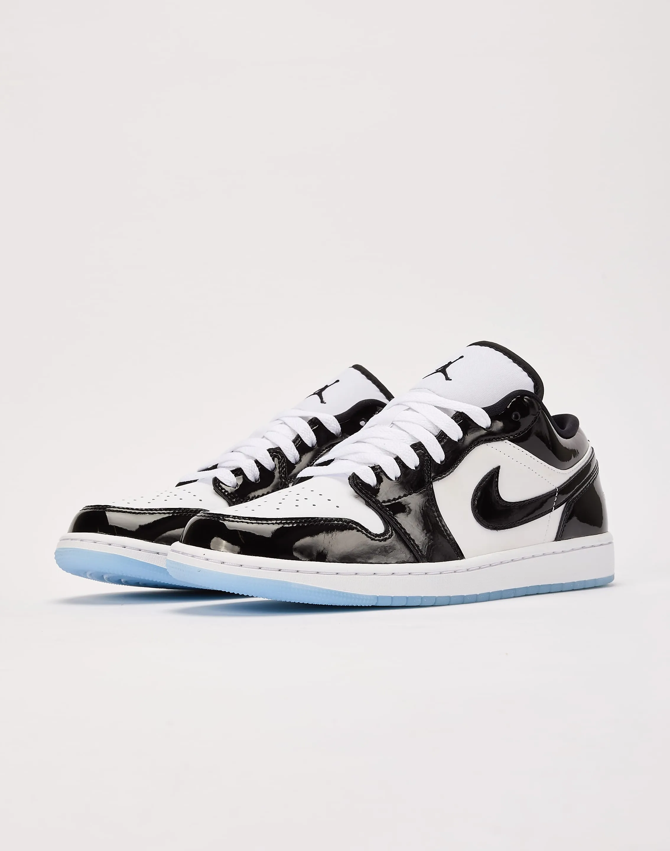 Supportive Cushion Mobile Steps Jordan Air Jordan 1 Low SE 'Concord'