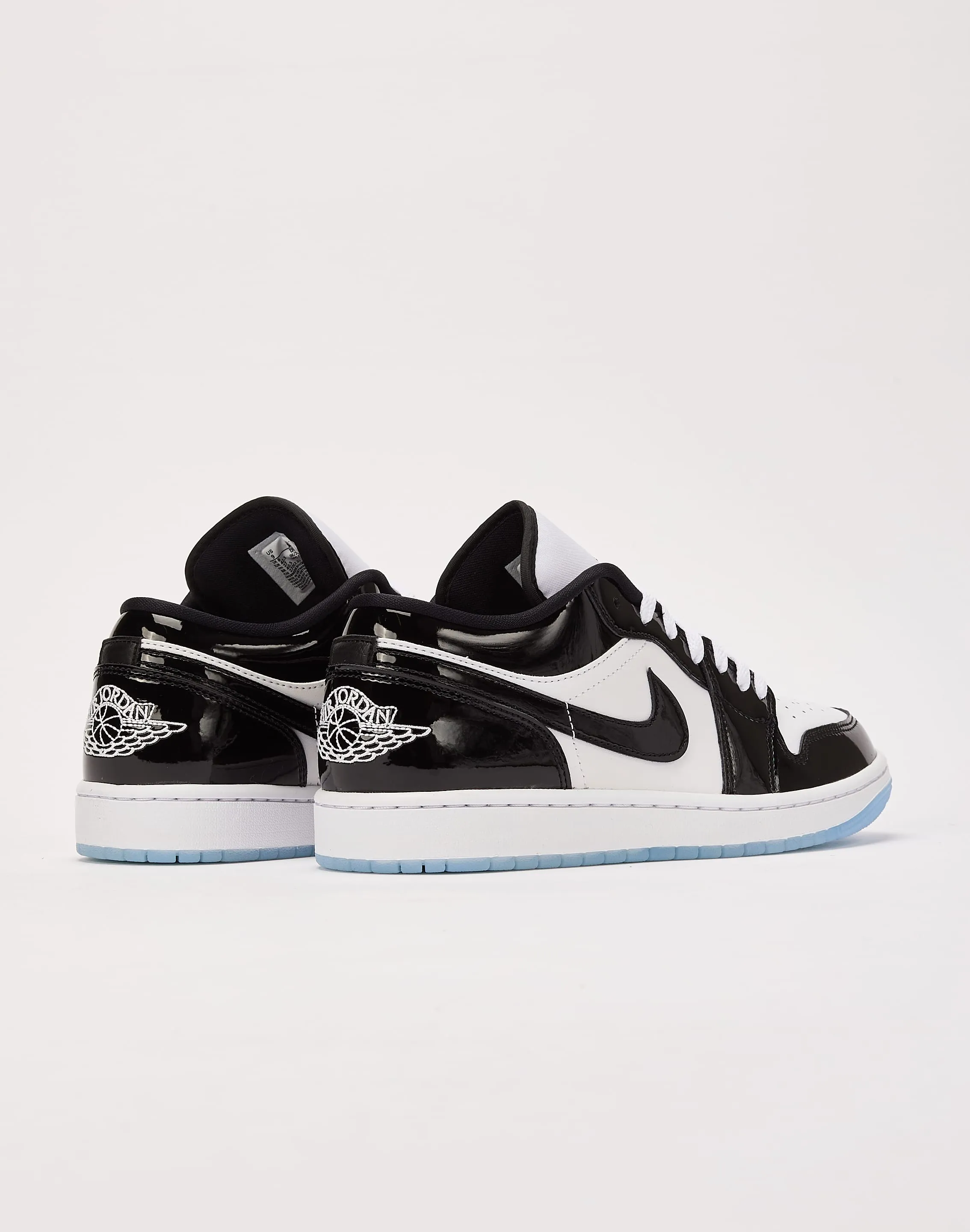 outfit pairing Jordan Air Jordan 1 Low SE 'Concord'