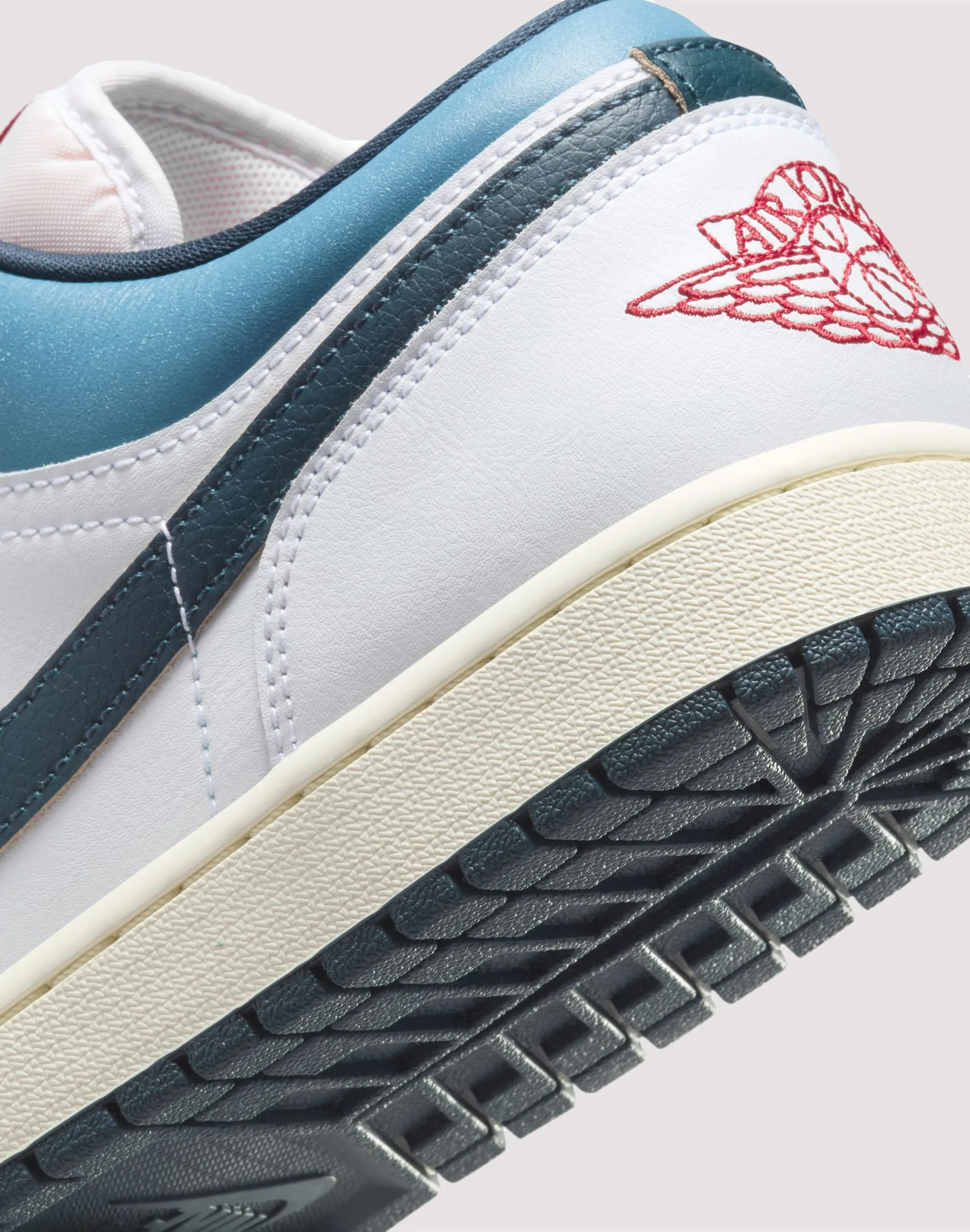 Jordan Air Jordan 1 Low SE Daily Grace Flex Technology