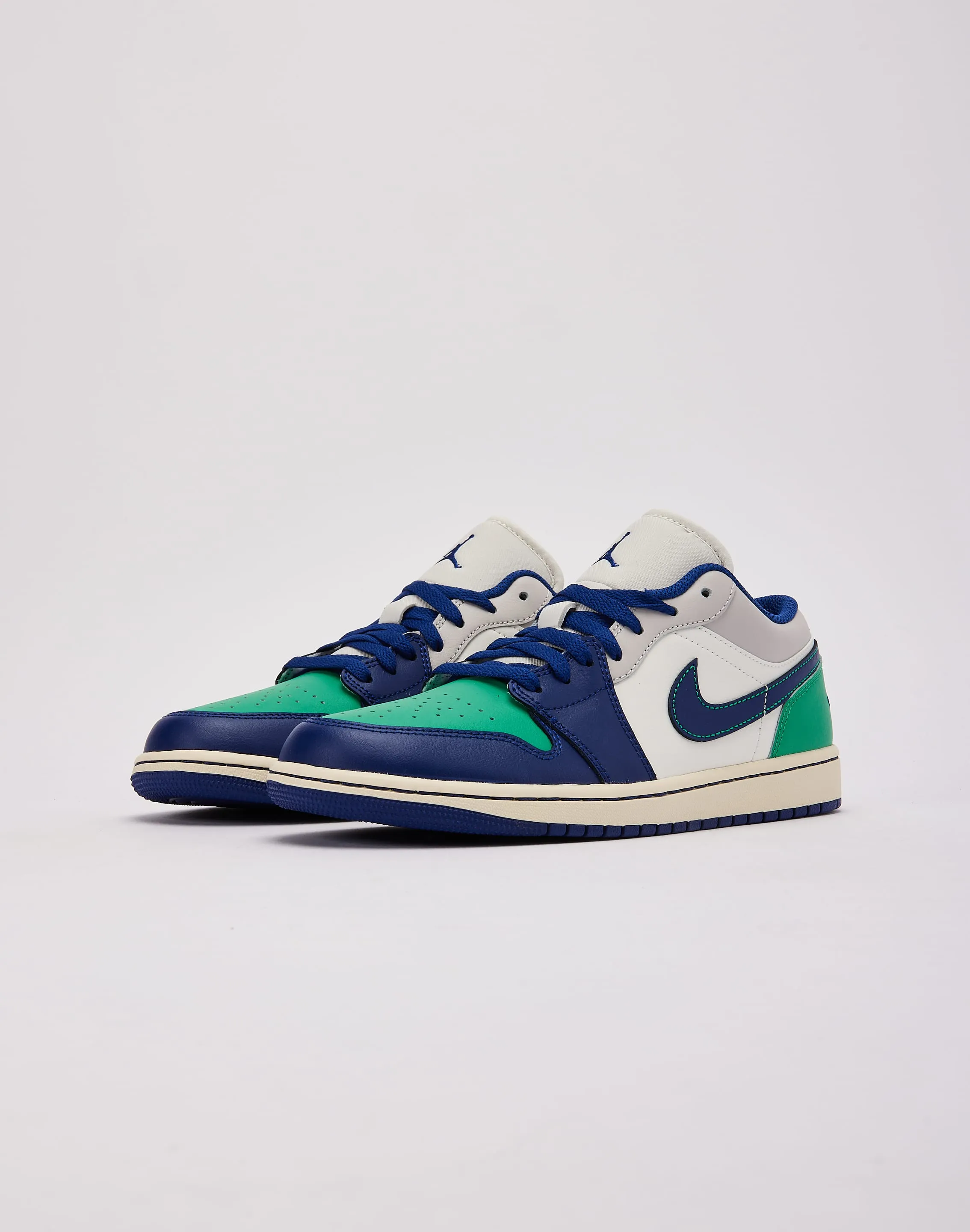 Follow Step Punch Hike Jordan Air Jordan 1 Low