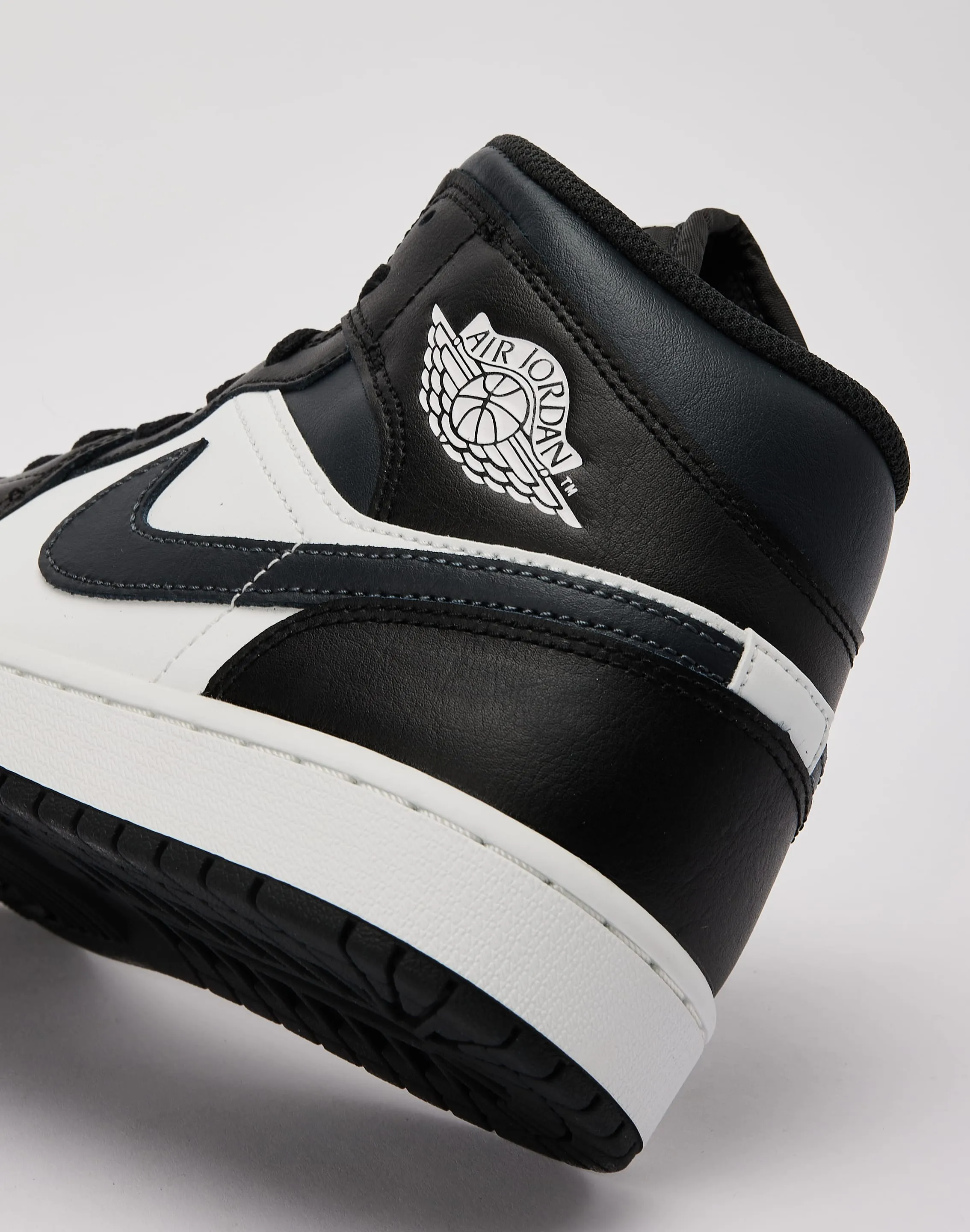 Jordan Air Jordan 1 Mid Trendy Daily