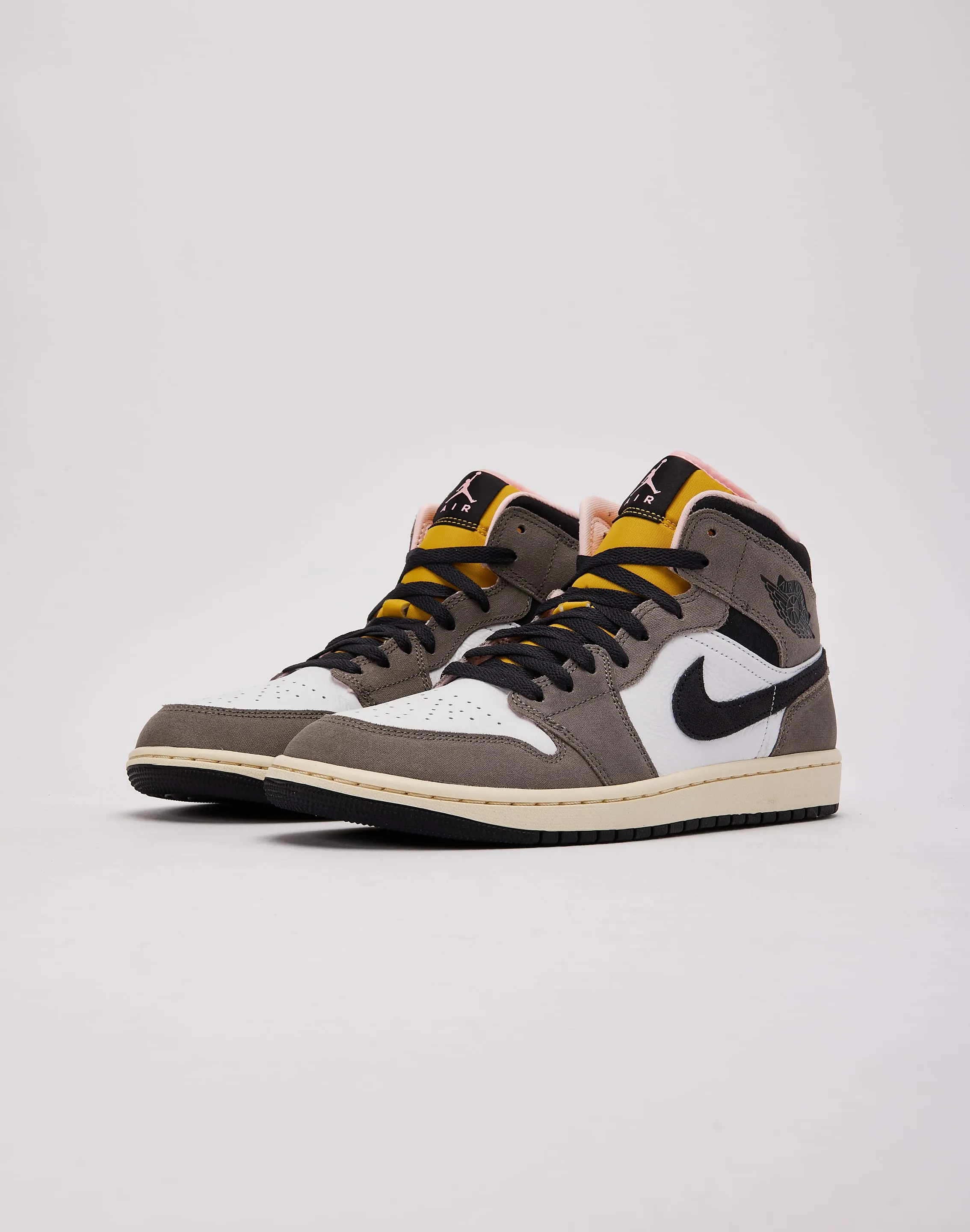 No Hassle Jordan Air Jordan 1 Mid SE