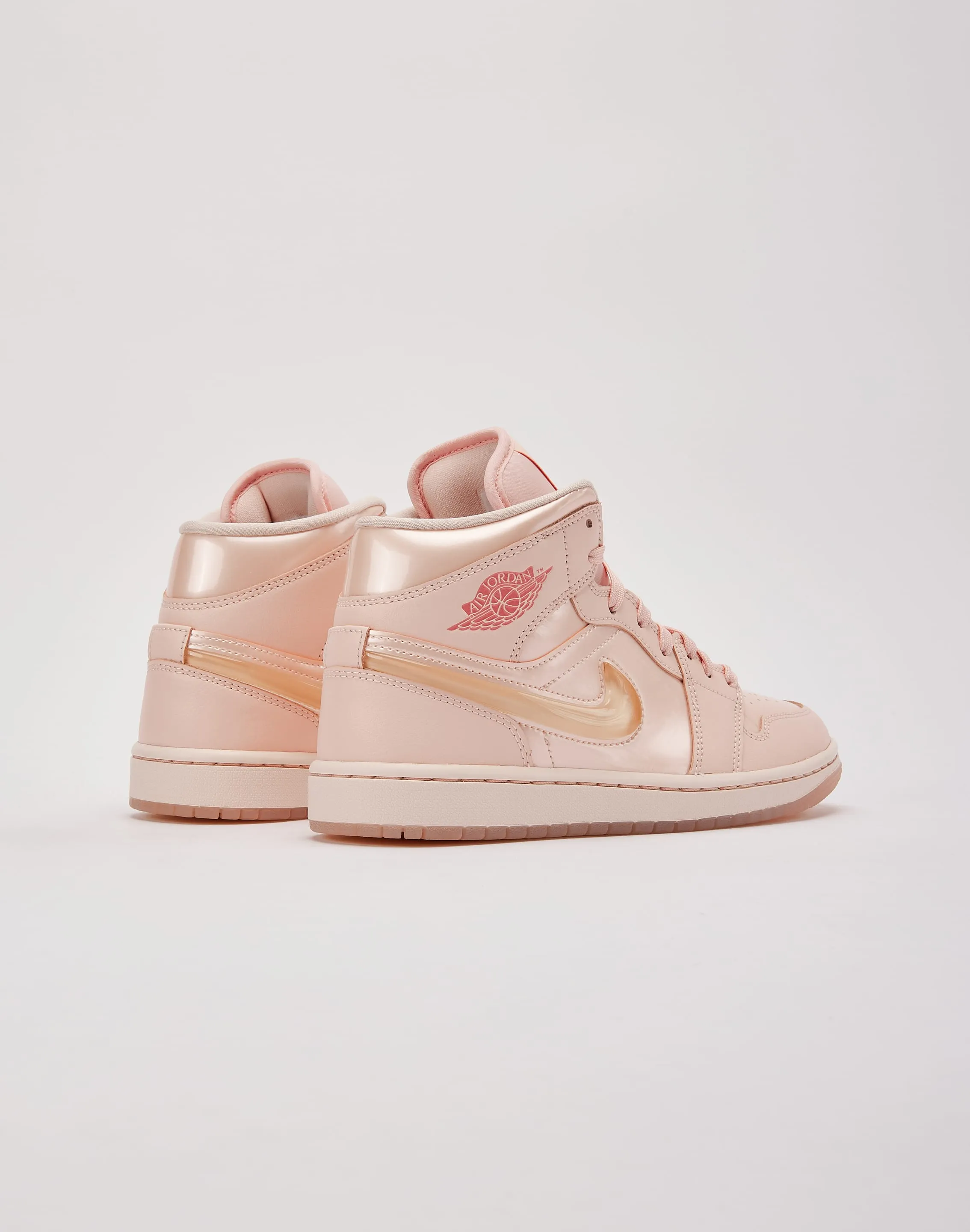 sports performance Anti slip surface Jordan Air Jordan 1 Mid SE