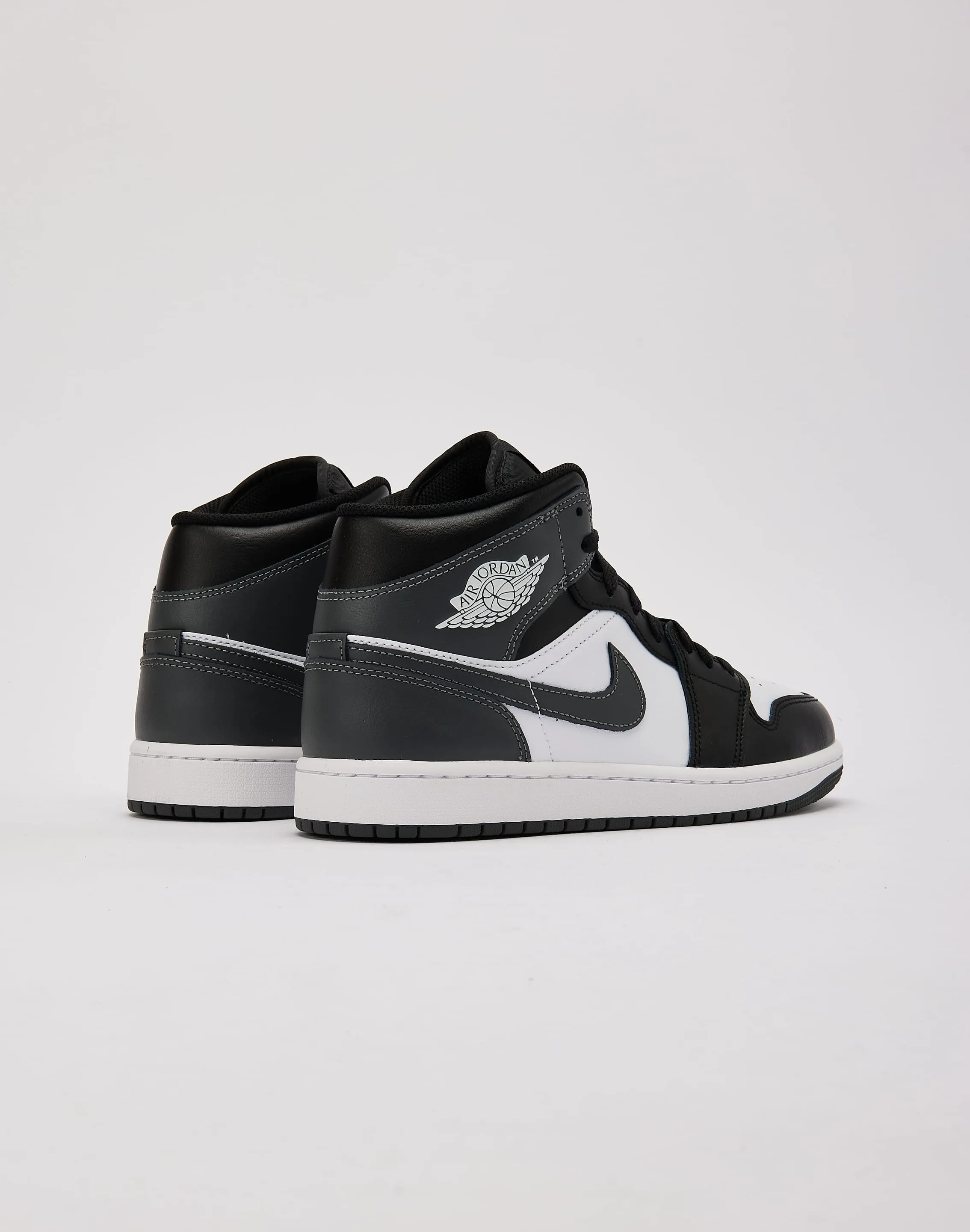 Flexible Movement Jordan Air Jordan 1 Mid