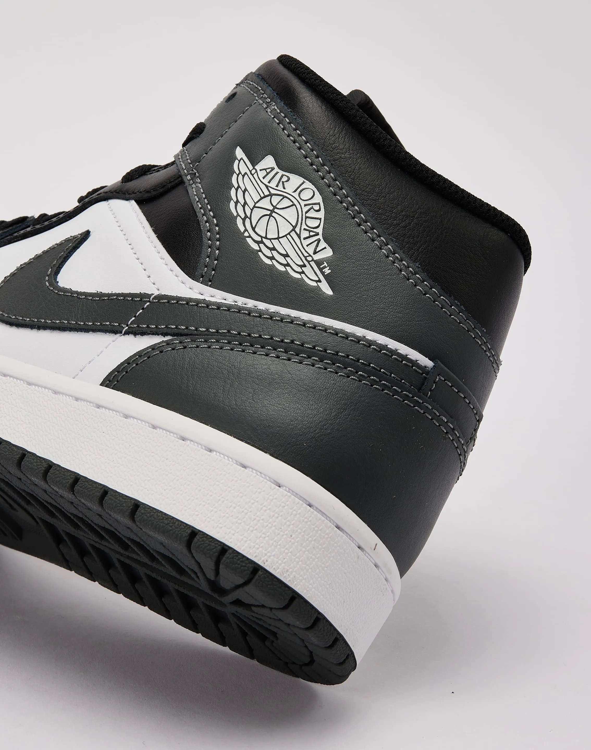 Jordan Air Jordan 1 Mid Live Soft