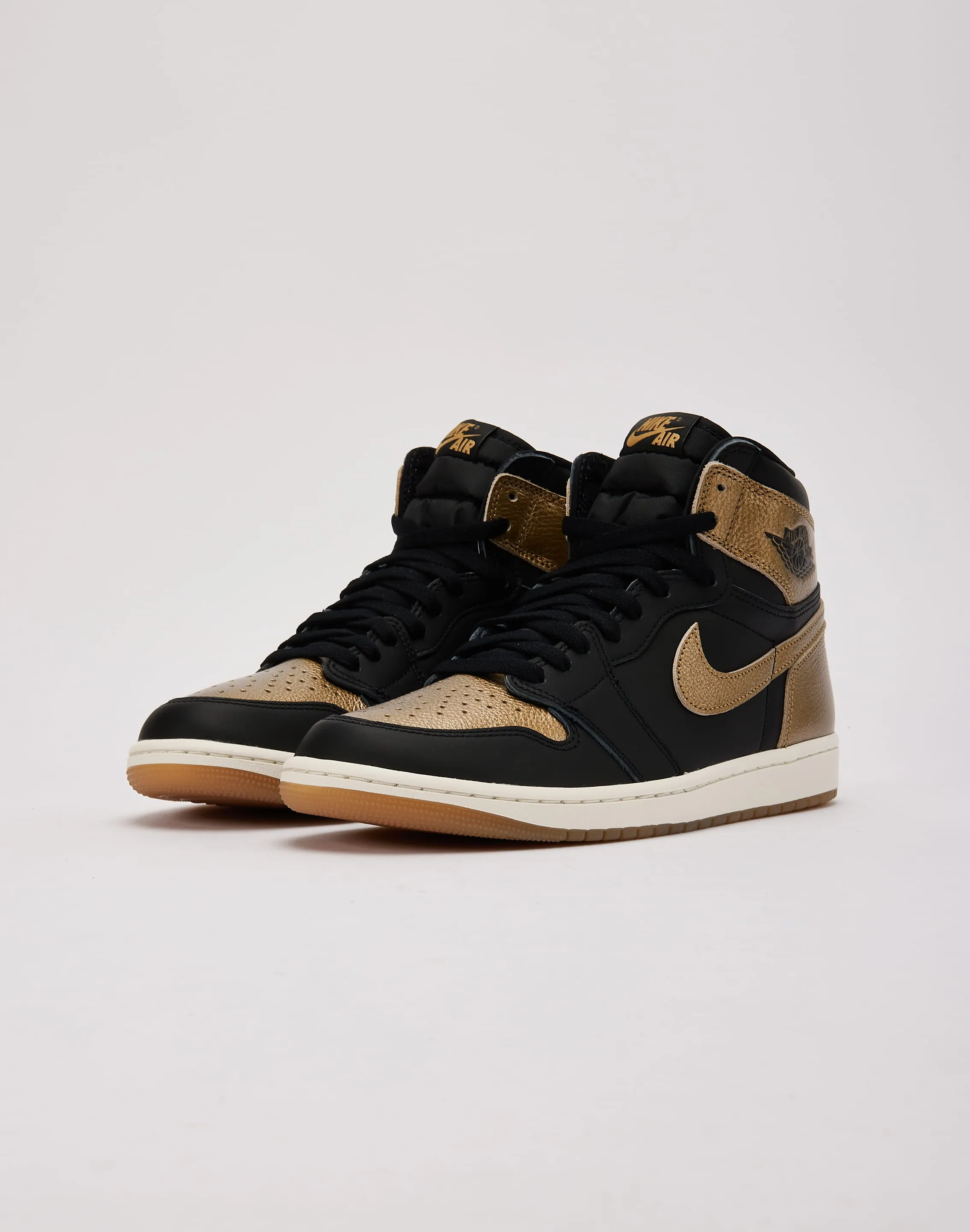 Jordan Air Jordan 1 Retro High OG 'Black And Gold' Clean Cut