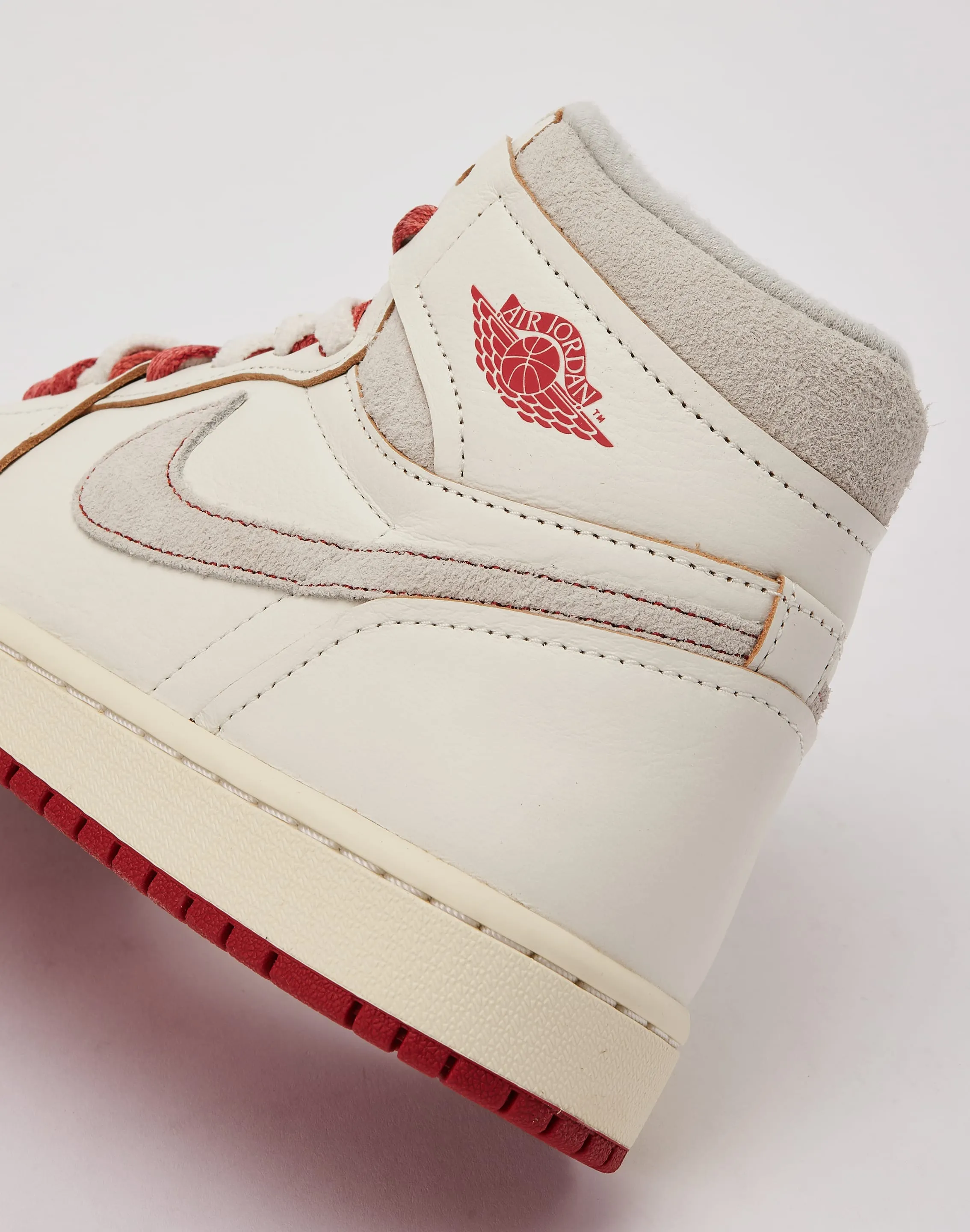 Non Marking Jordan Air Jordan 1 Retro High OG 'Cinnabar'