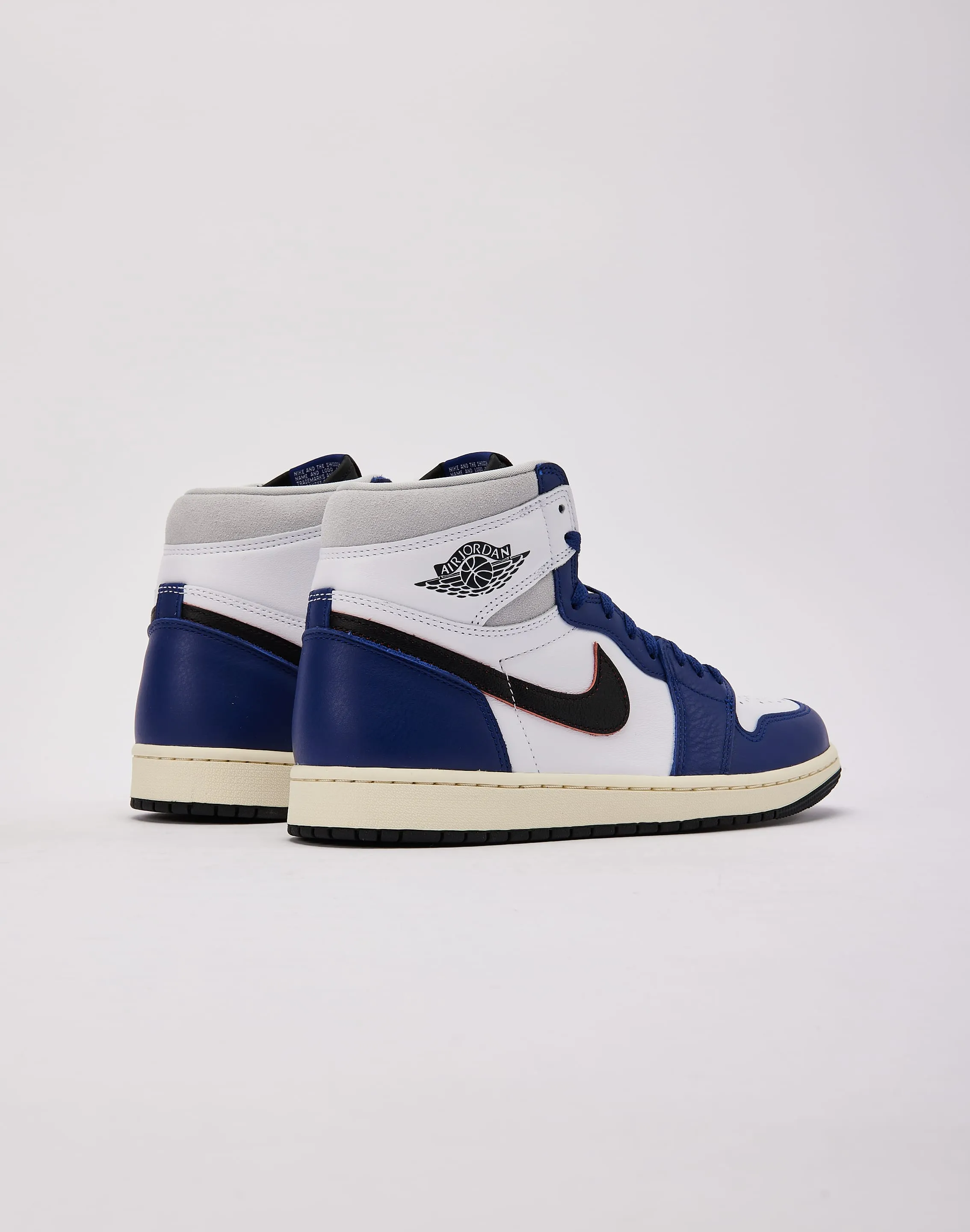 Jordan Air Jordan 1 Retro High OG 'Rare Air' Weekend Look
