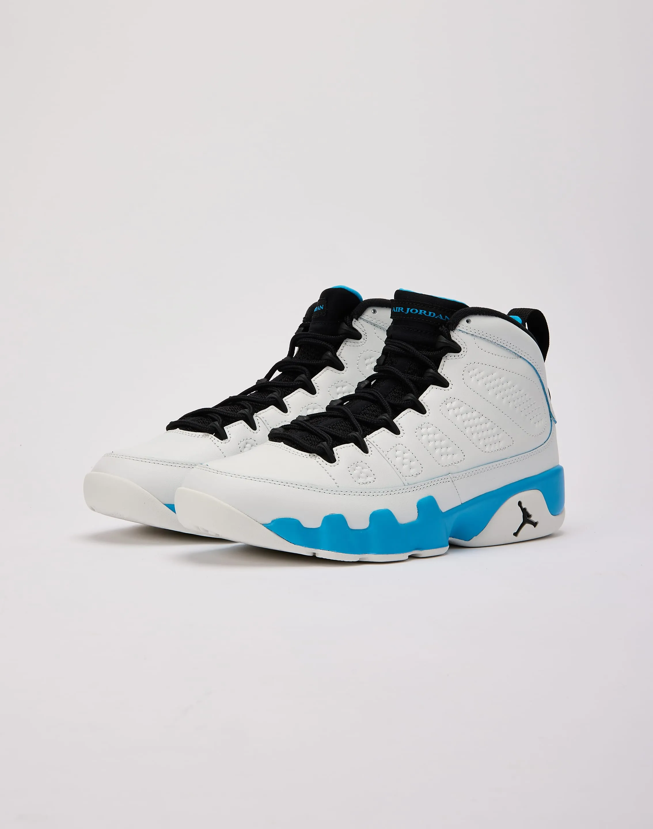 Hill Walk Jordan Air Jordan Retro 9 'Powder Blue'