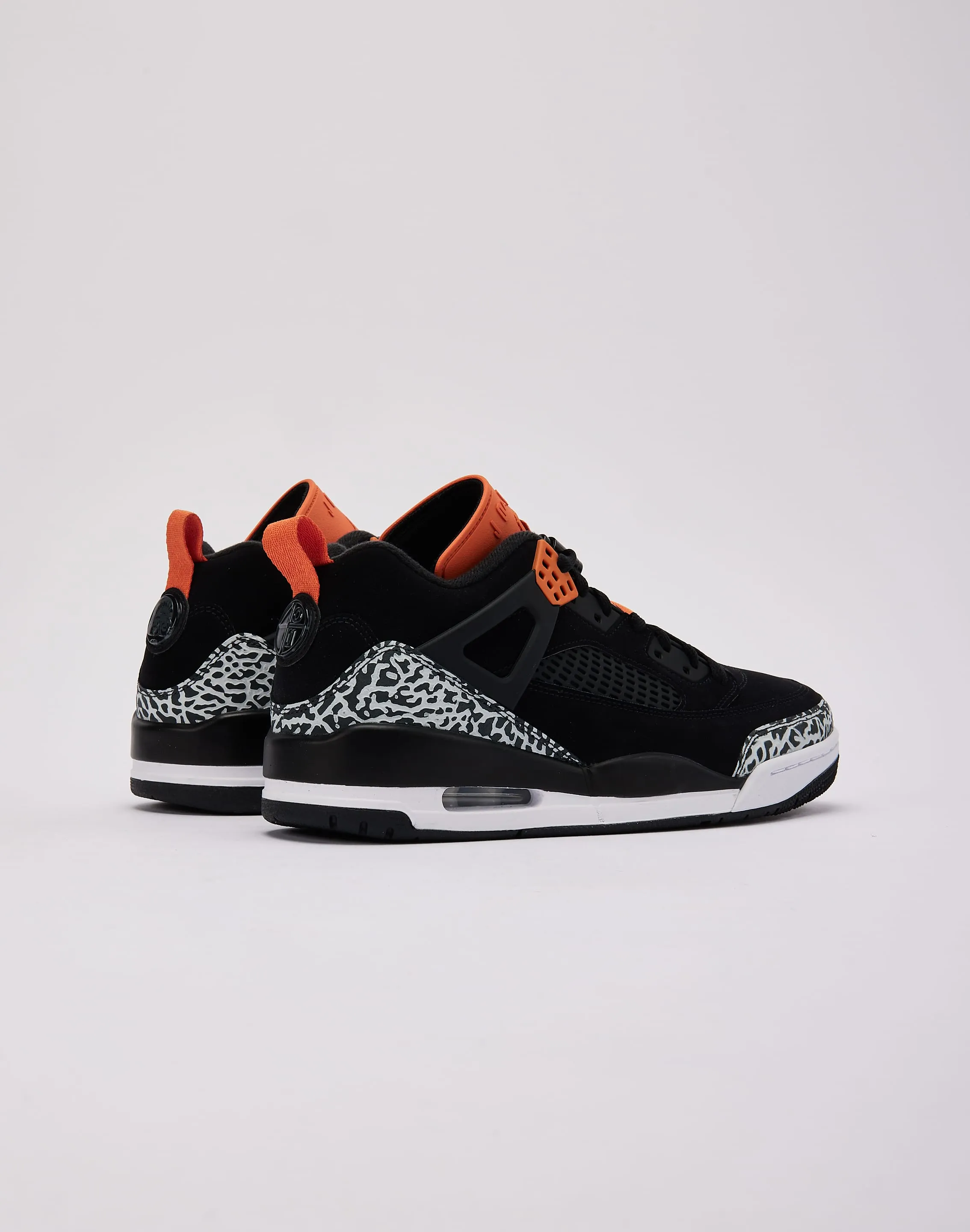 Retro Style Weekend Escape Jordan Spizike Low