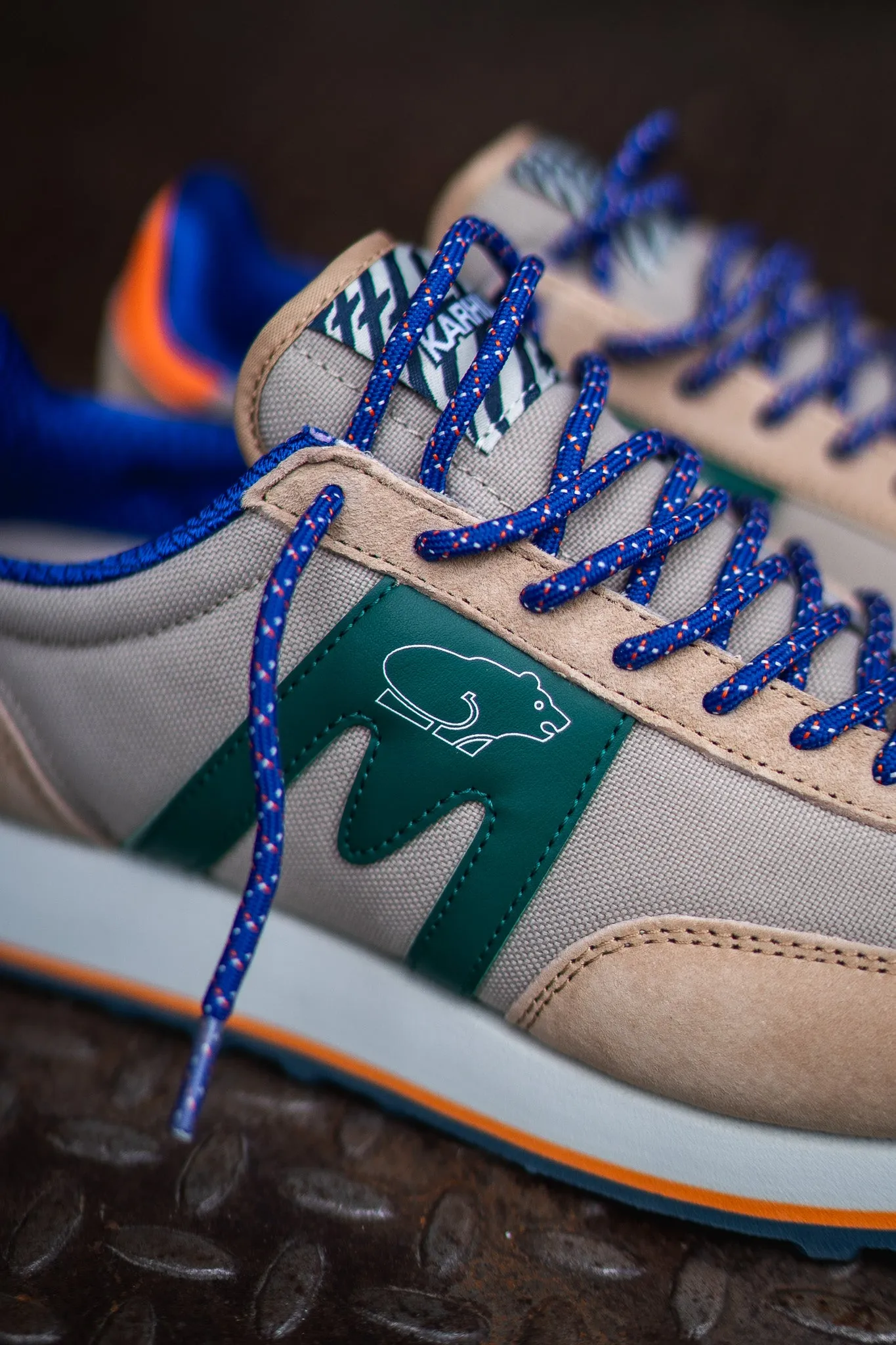 Wrinkle-Resistant Karhu Albatross Control (Irish Cream/Aventurine)