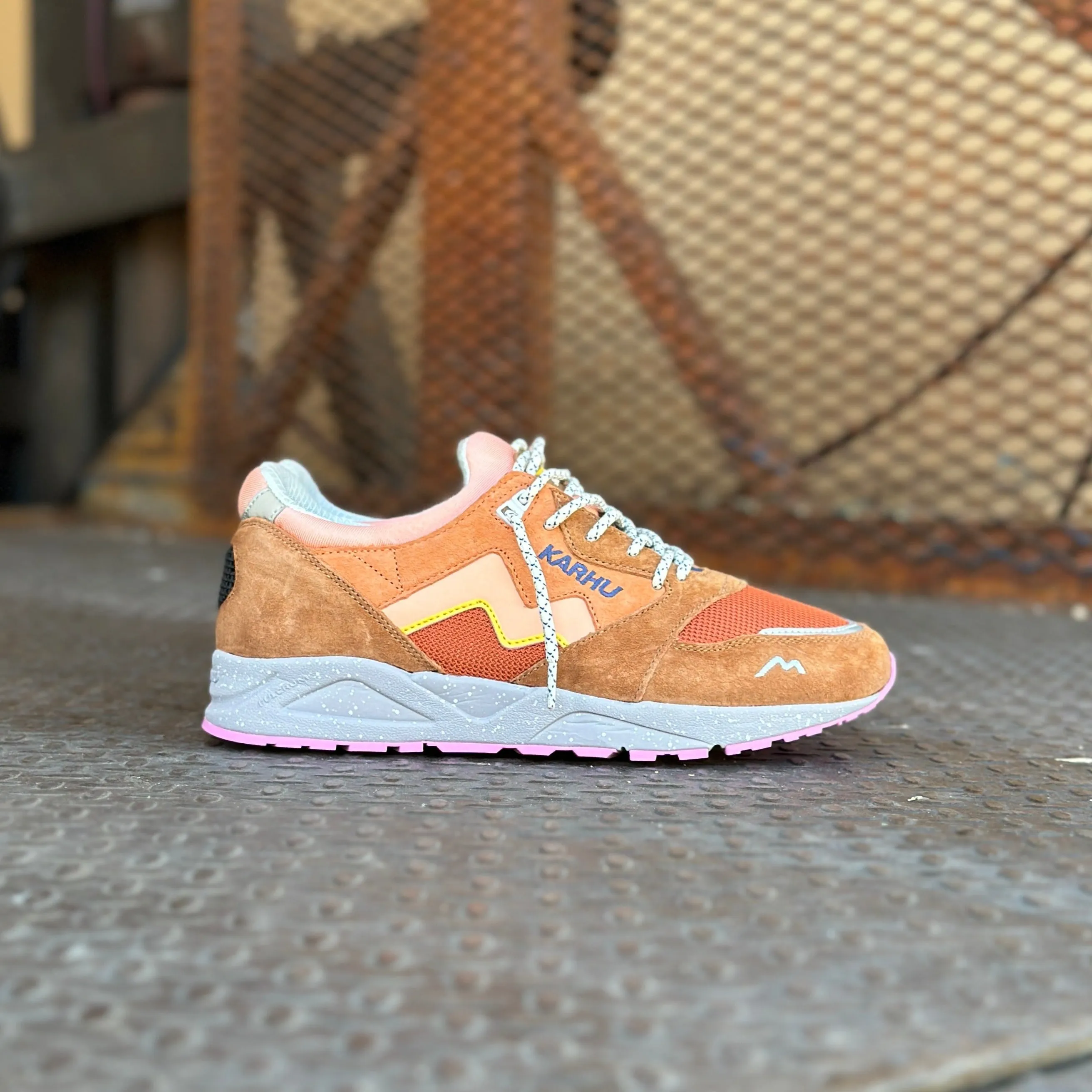 sporty - style Karhu Aria 95 (Brown Sugar/Almost Apricot)
