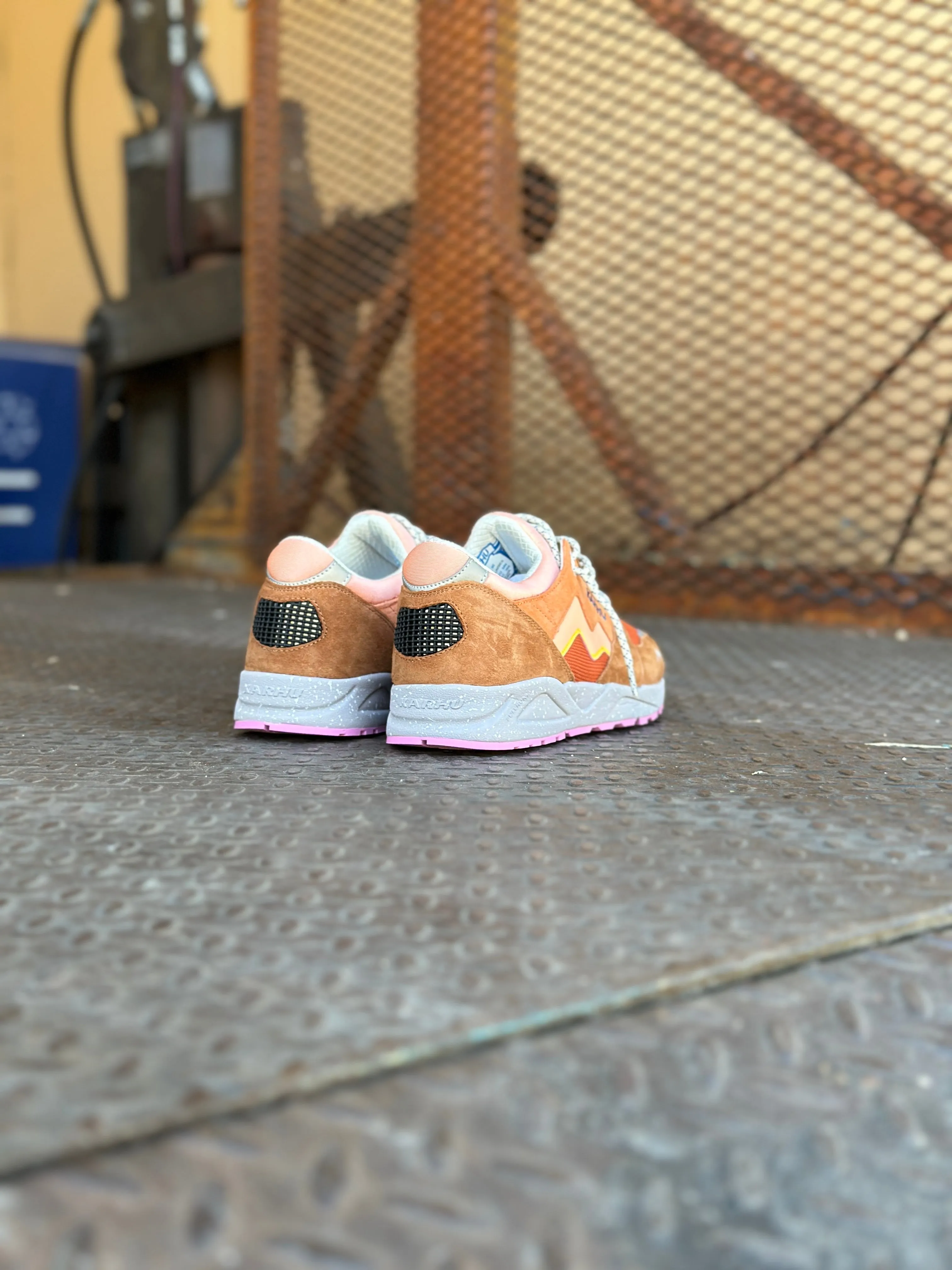 Karhu Aria 95 (Brown Sugar/Almost Apricot) All-day Traction