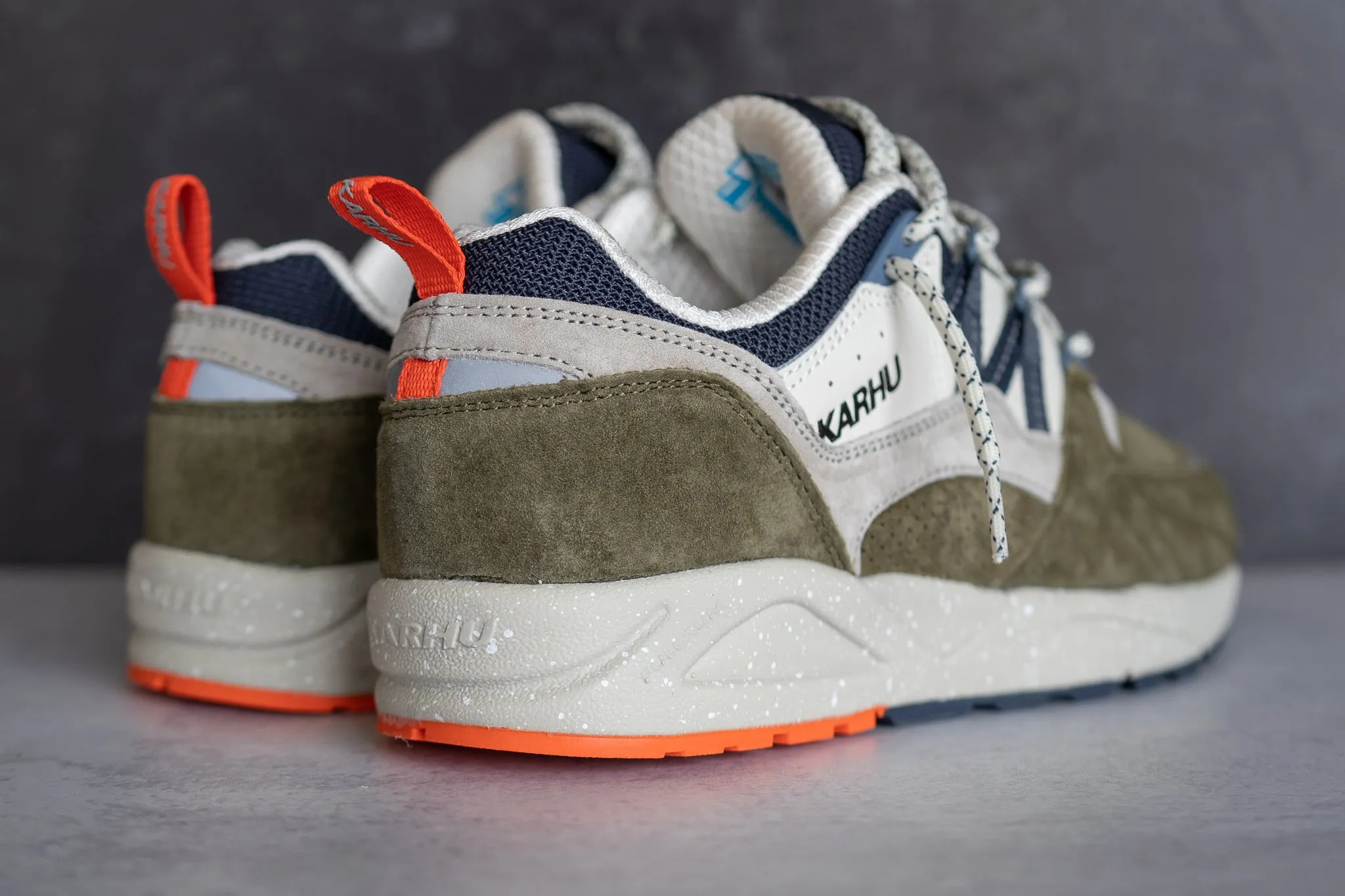 Karhu Fusion 2.0 (Capers) Padded materials casual dressers' slip - ons