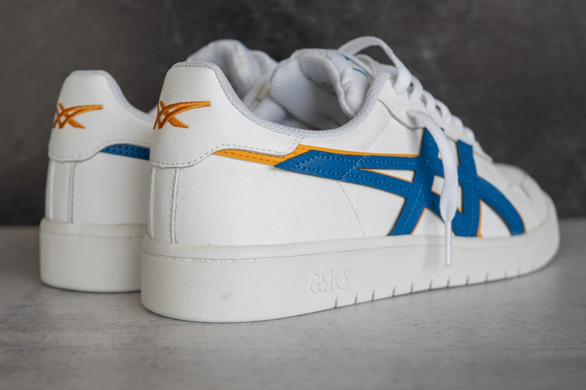 Athletic Fit Mens Asics Japan S (White/Lake Drive/Citrus)