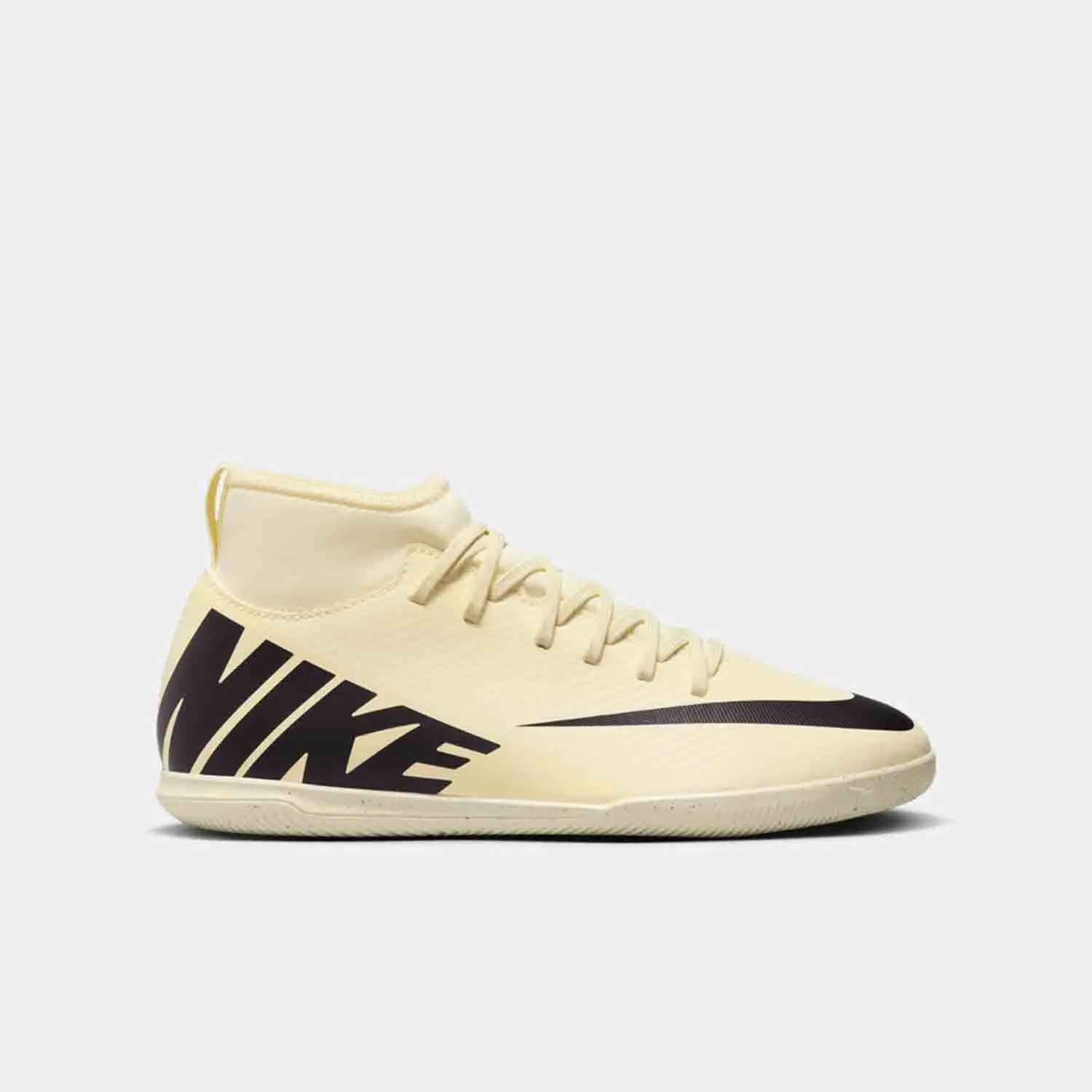 rainy Kids' Nike Jr. Mercurial Superfly 9 Club Indoor Soccer Shoes