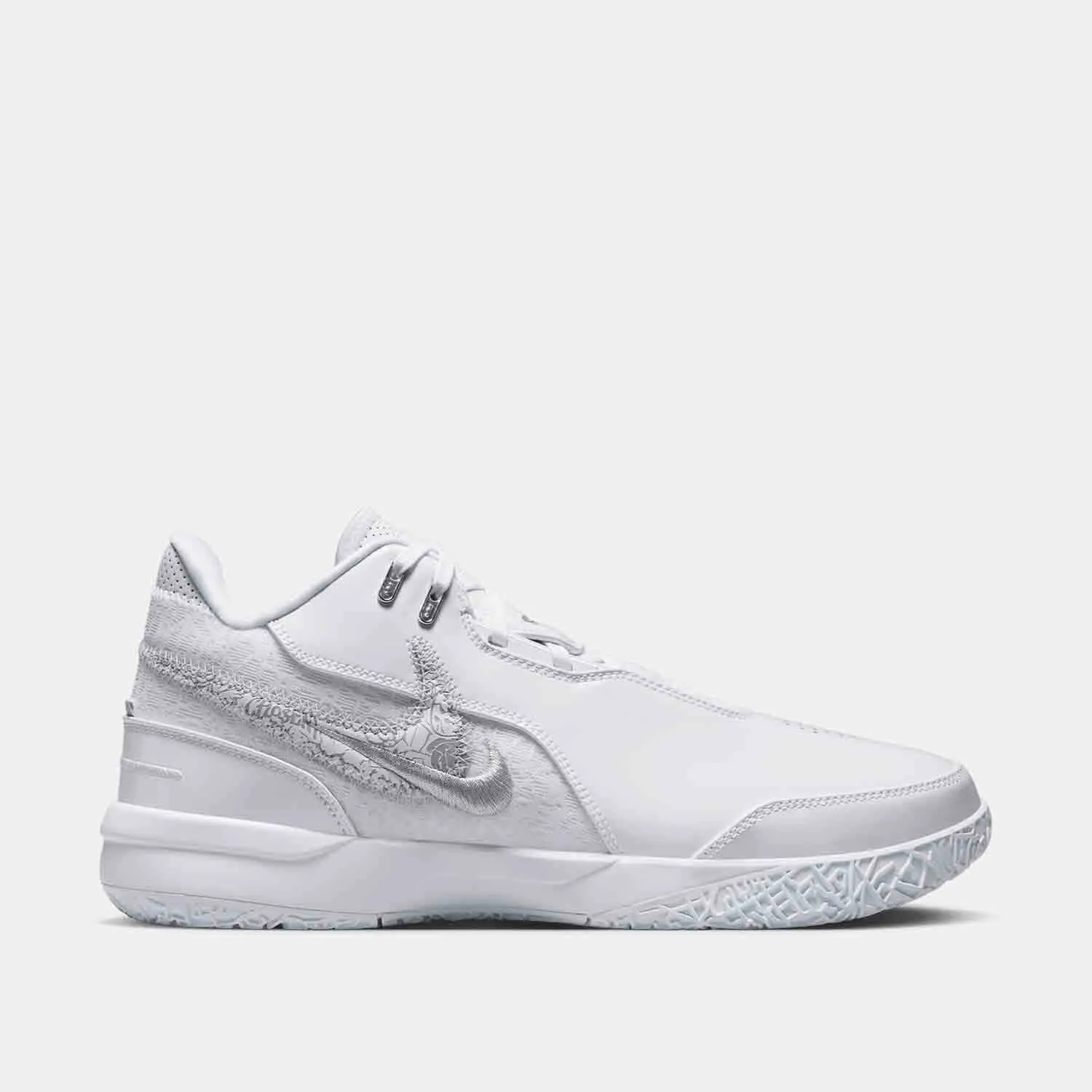 LeBron NXXT Gen AMPD Distinctive flair Superior shock absorption