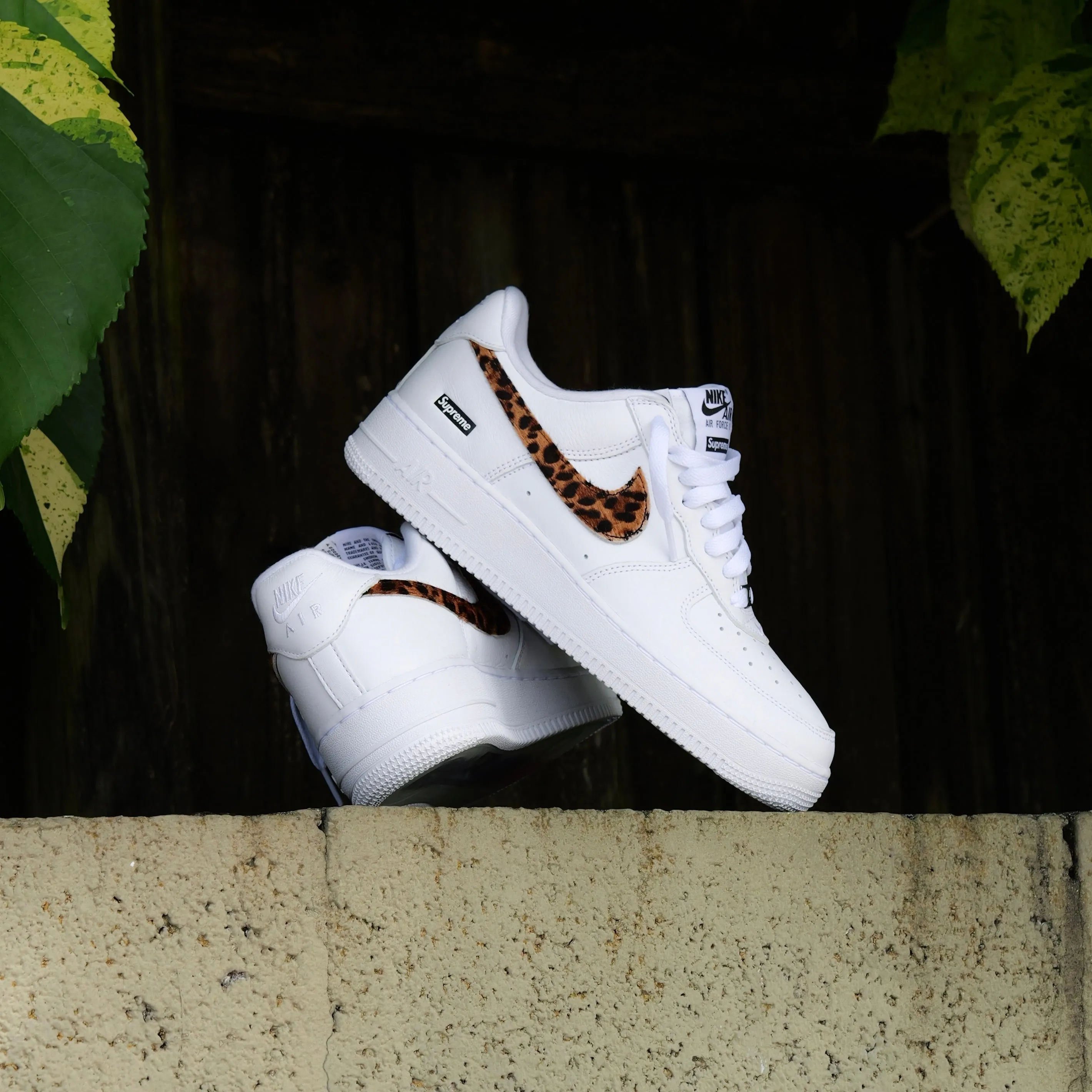 Nike x Supreme Air Force 1 Low SP (White/Cheetah) No-Slip Grip closed - toe