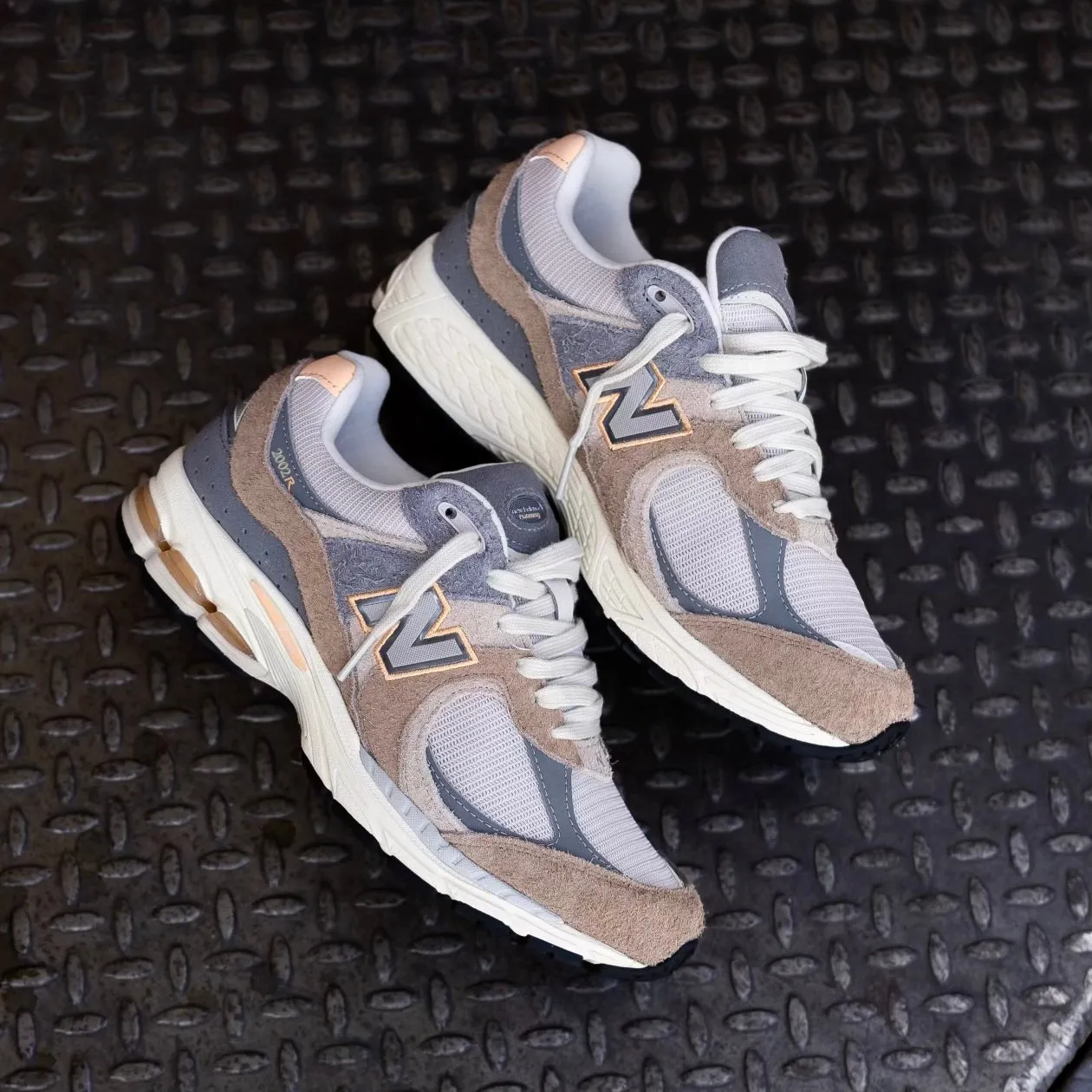 Mens New Balance 2002R (Mushroom Hazy Peach) - M2002REJ Soft Arch side - vents