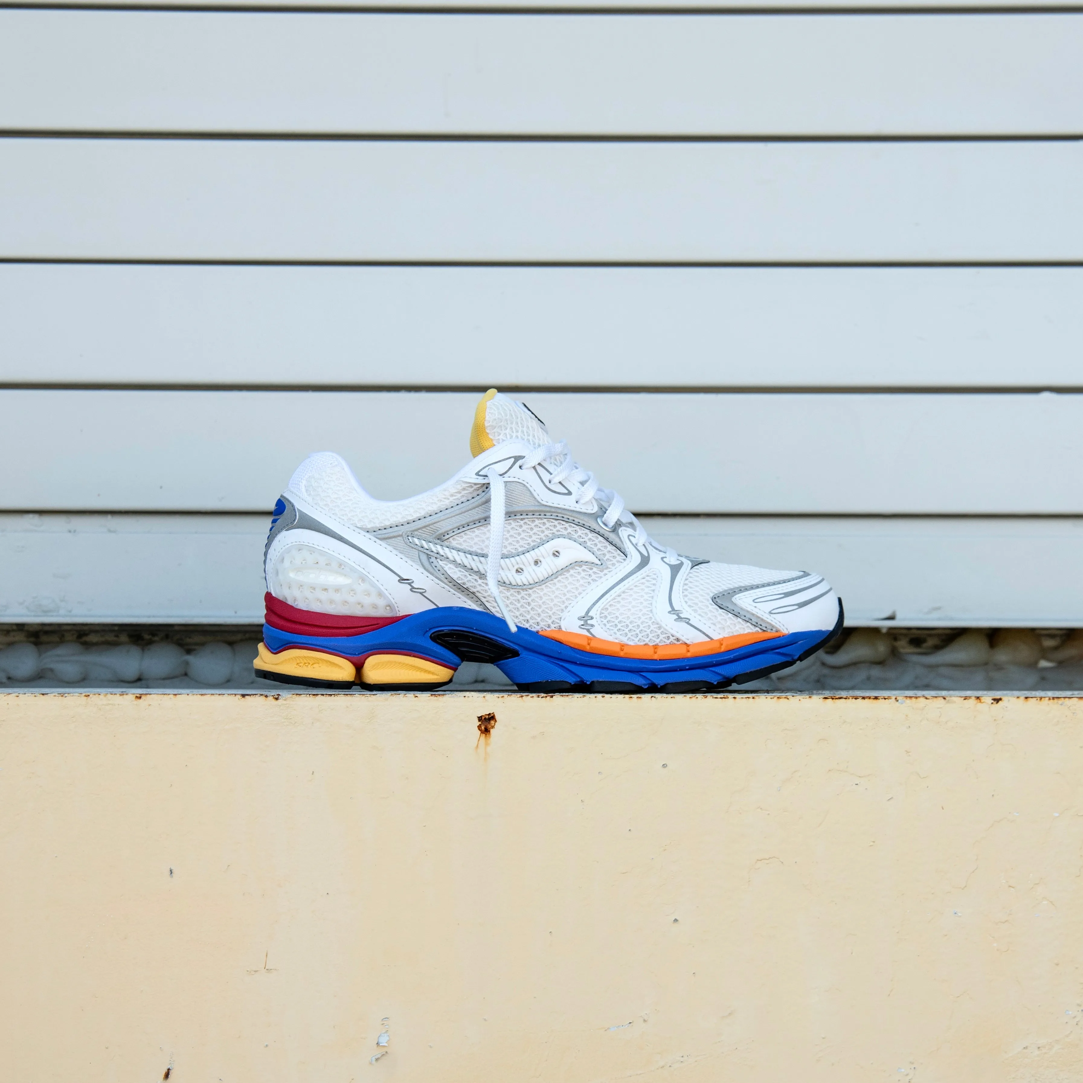 Mens Saucony ProGrid Triumph 4  Galaxy (White/Multi) darkest