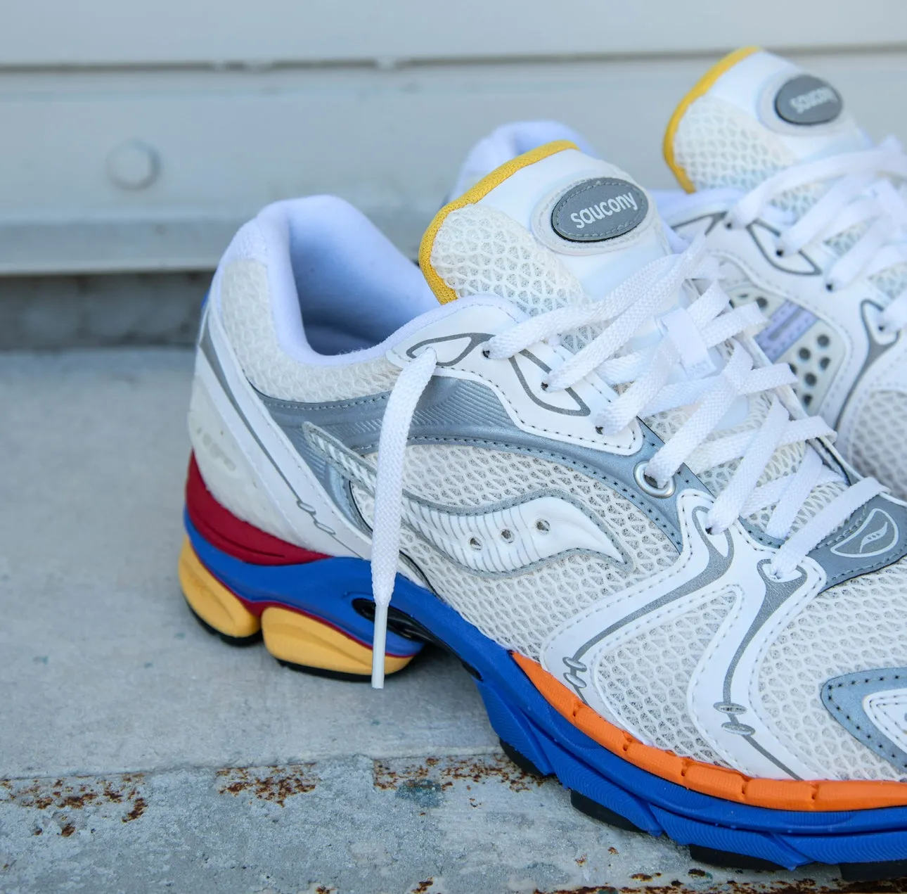 men's small skaters Mens Saucony ProGrid Triumph 4  Galaxy (White/Multi)