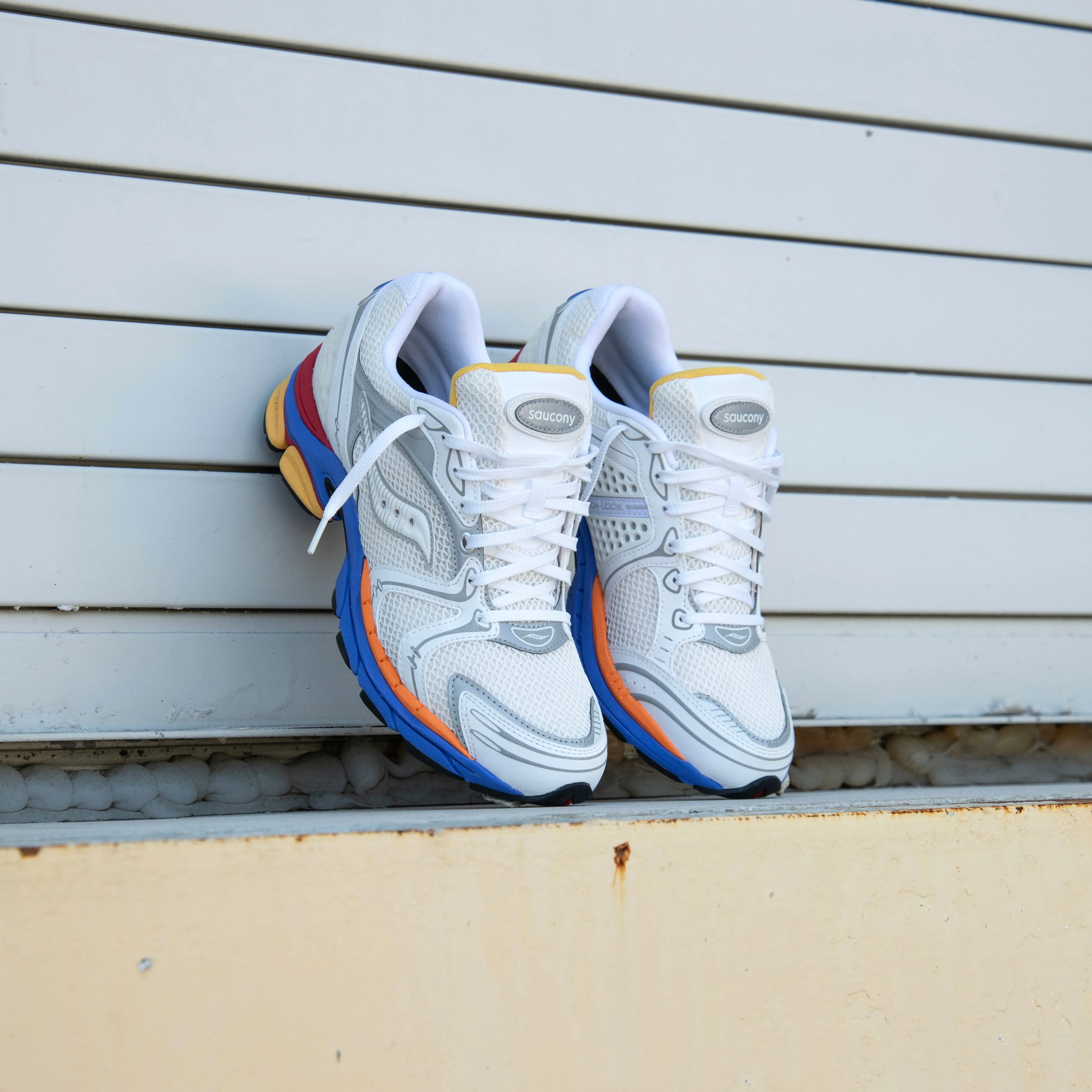 Mens Saucony ProGrid Triumph 4  Galaxy (White/Multi) Sporty Comfort