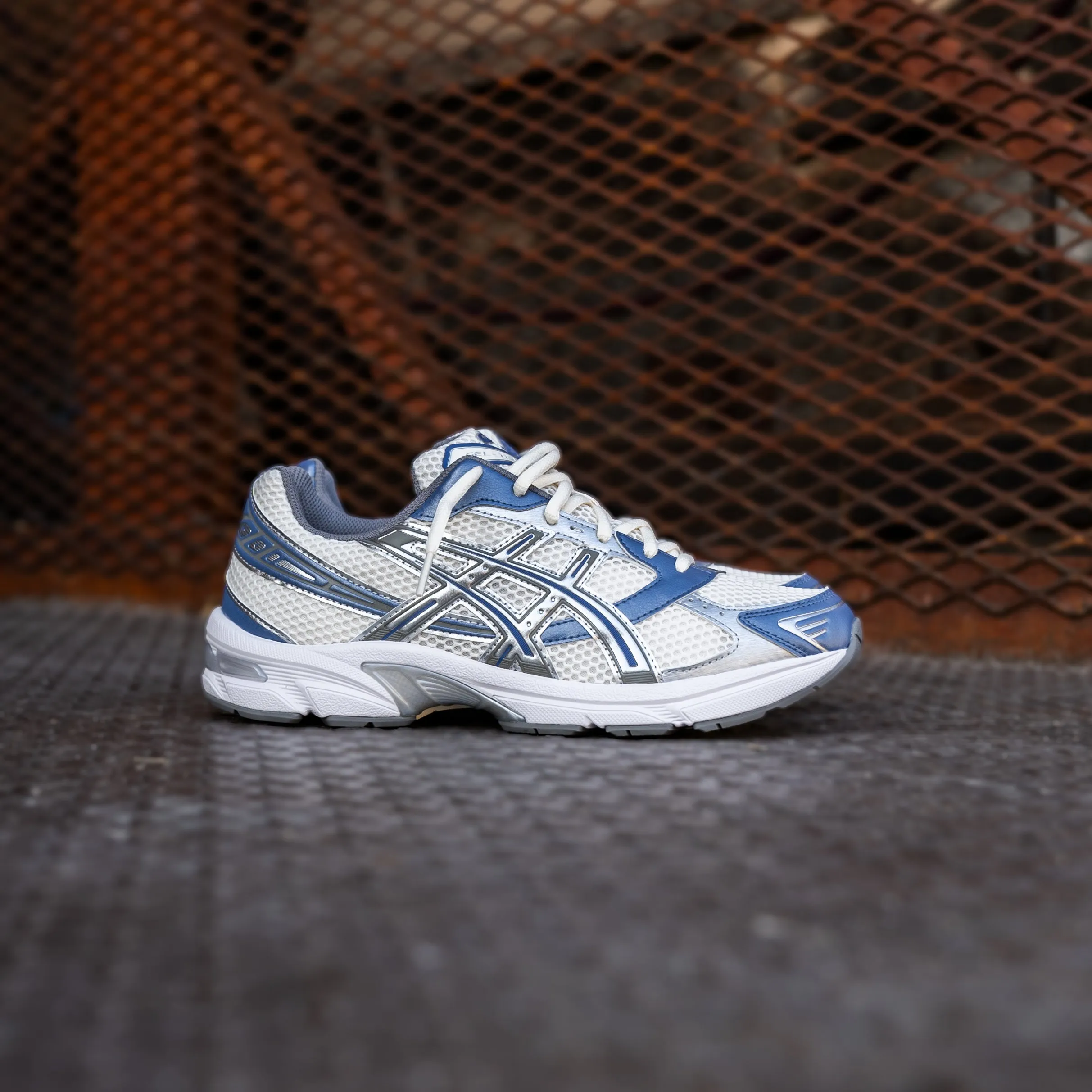 Casual Elegance Cushioned Mens Asics Gel-1130 (Cream/Blueberry)