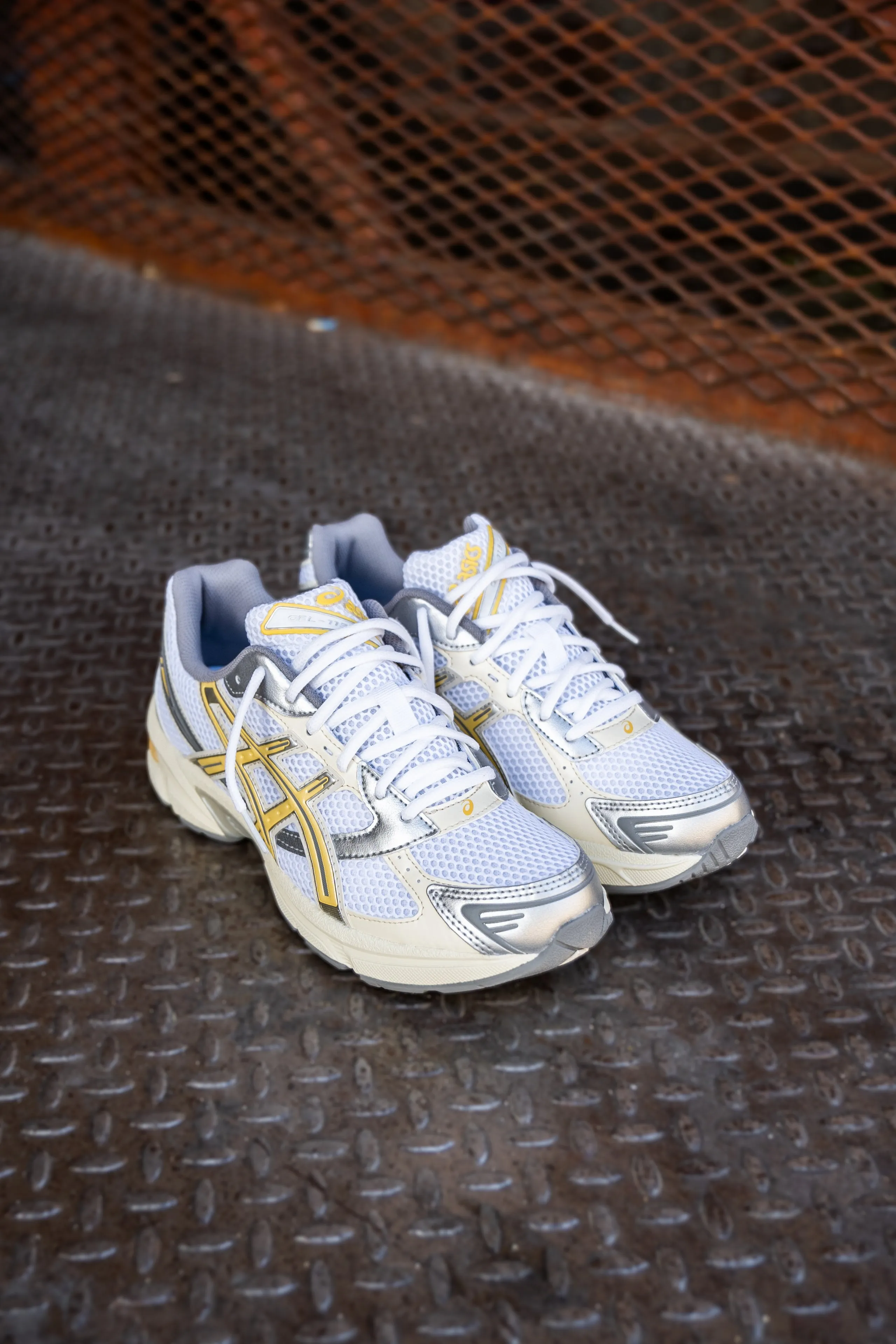 Mens Asics Gel-1130 (White/Faded Yellow) Dependable