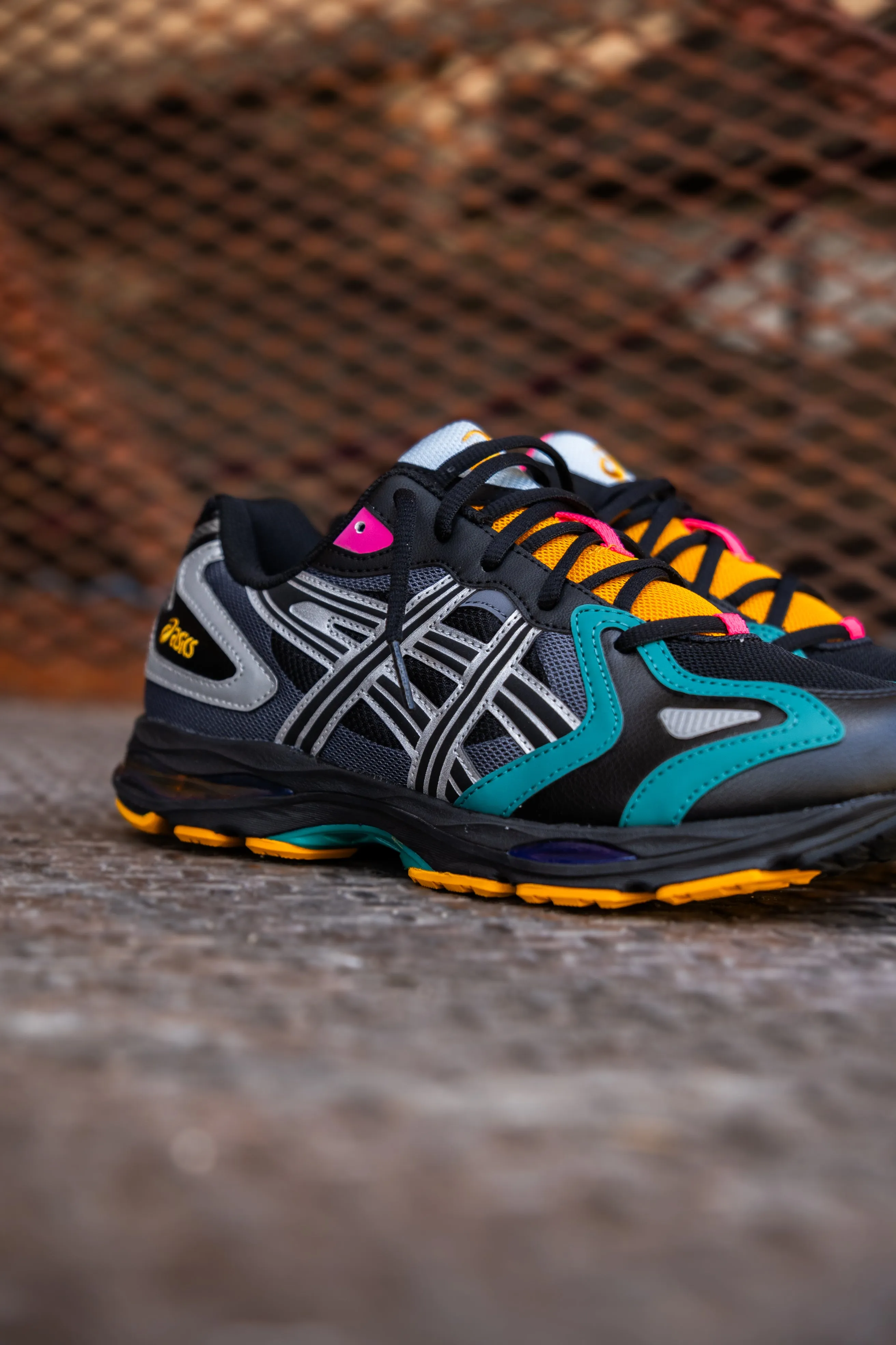 Mens Asics Gel K-1011 (Black/Pure Silver) least sporty spring - style